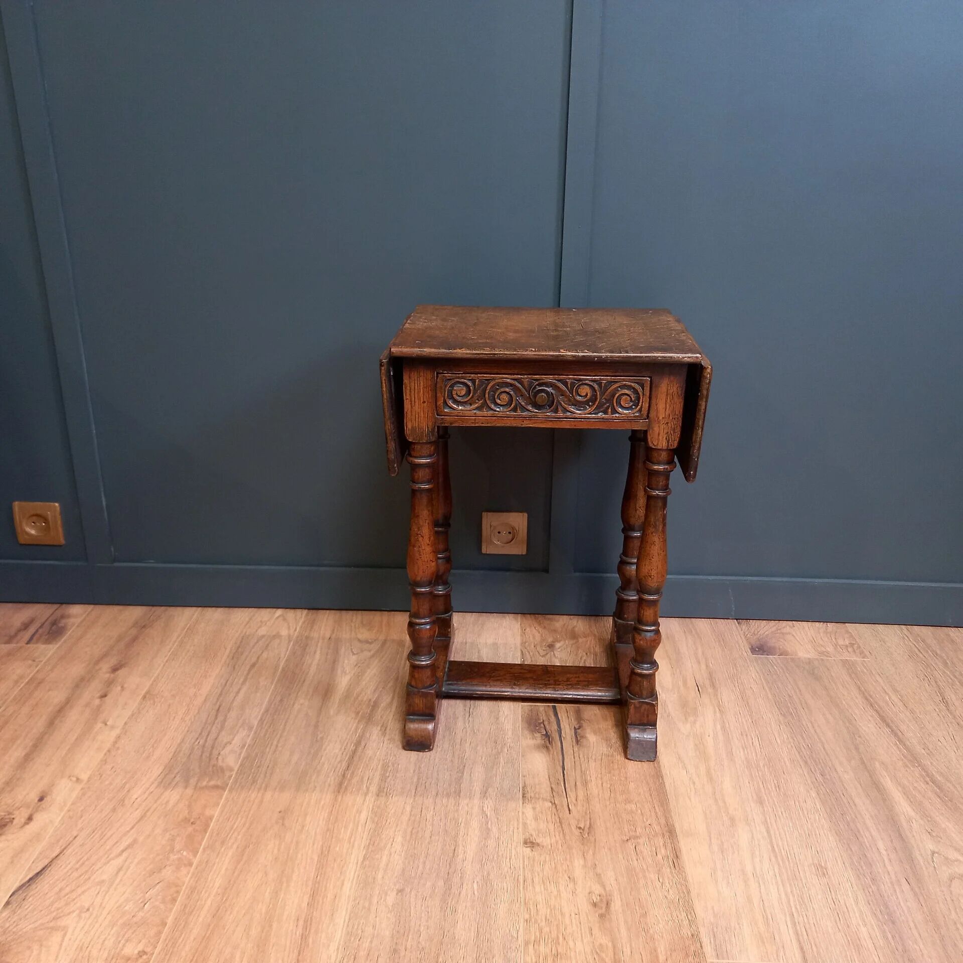 Tabouret à rabats du XVIIIe siècle