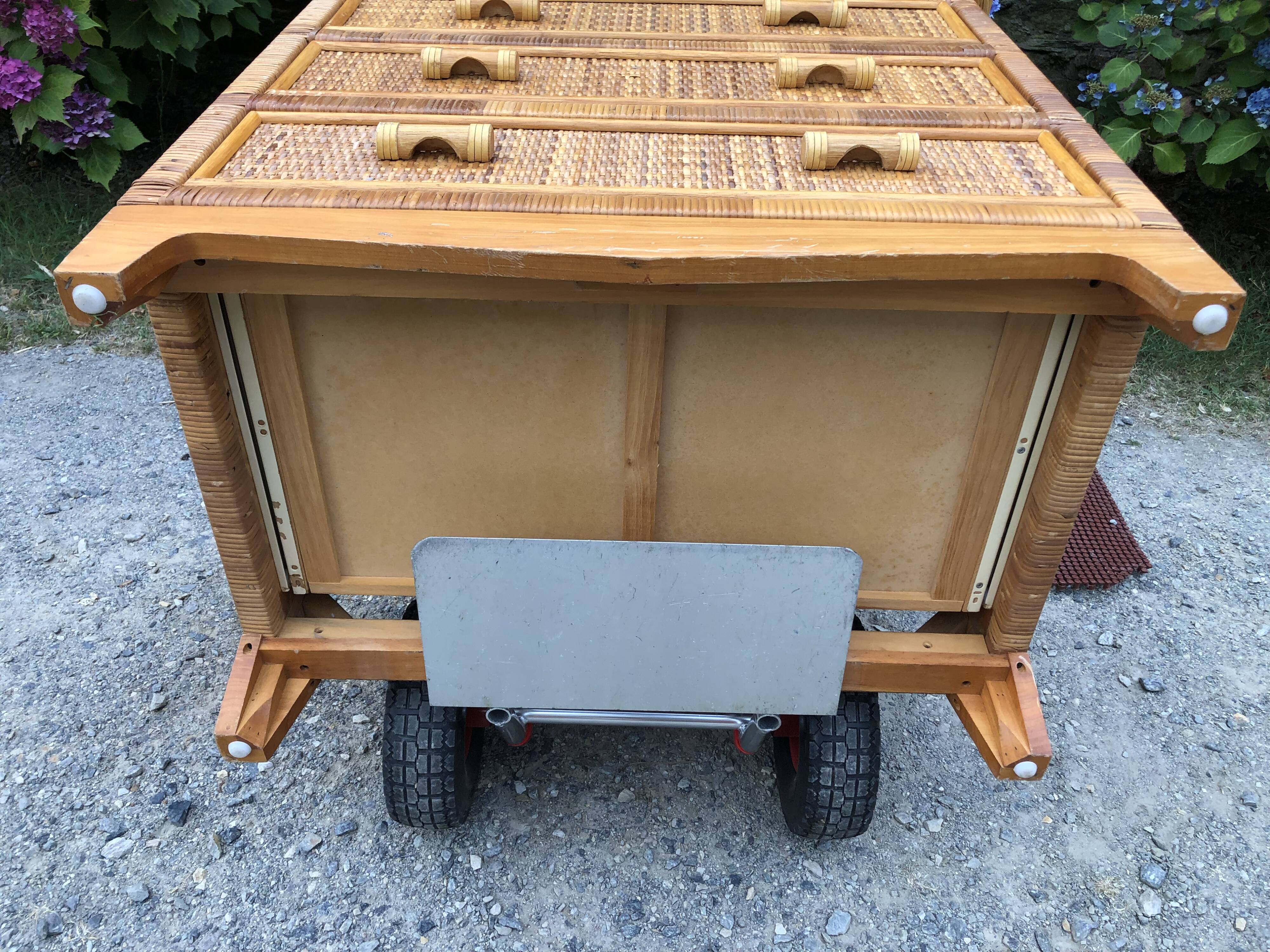 Vintage rattan chest of drawers has 3 drawers.