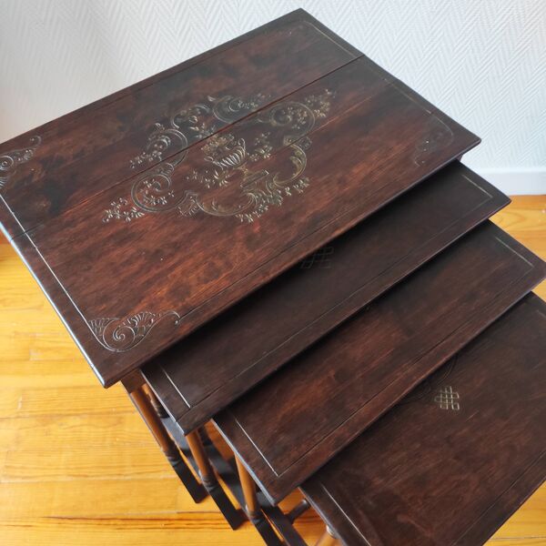Anciennes tables gigognes hautes