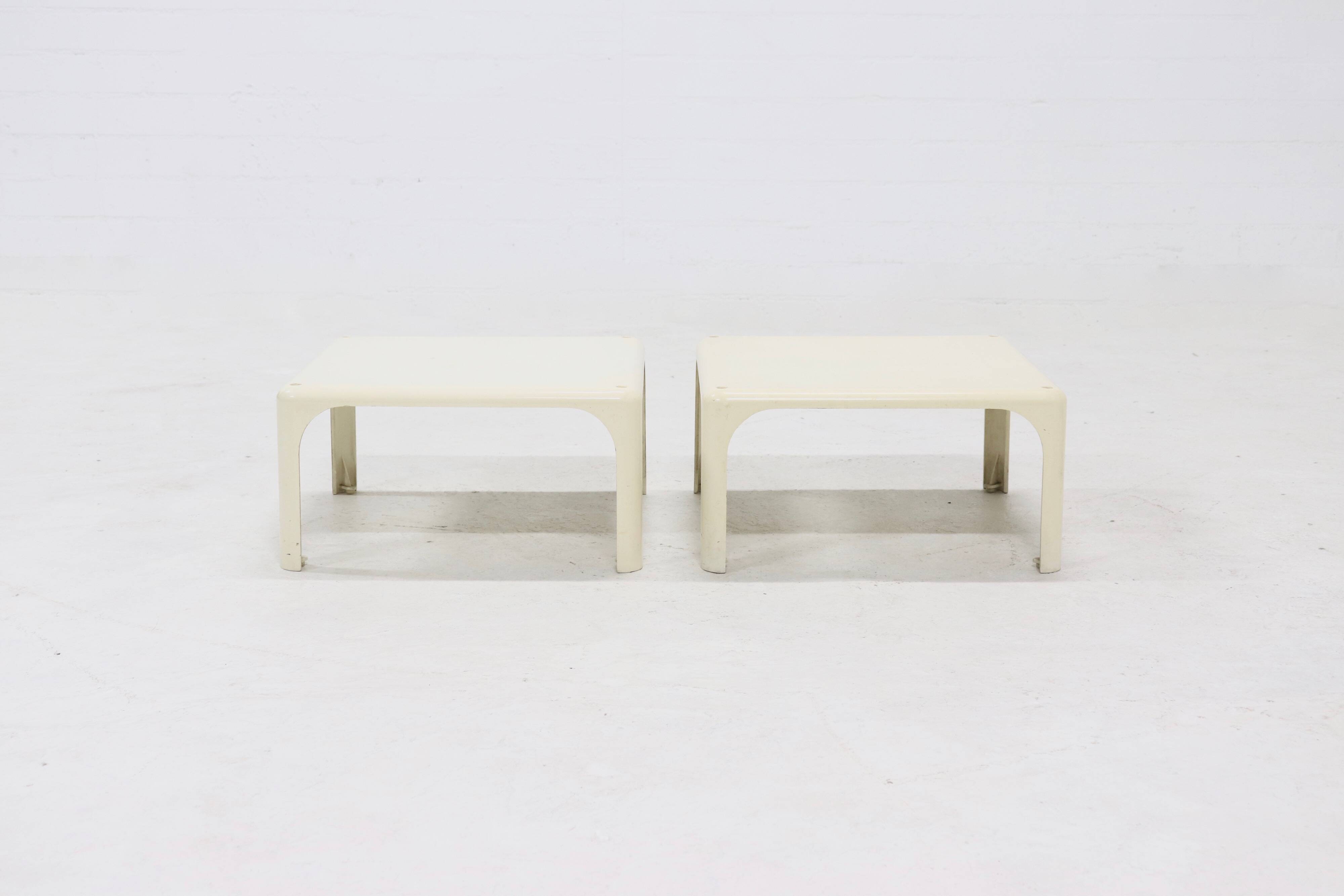 Lot de 2 tables empilables Demetrio 45 par Vico Magistretti pour Artemide 1960