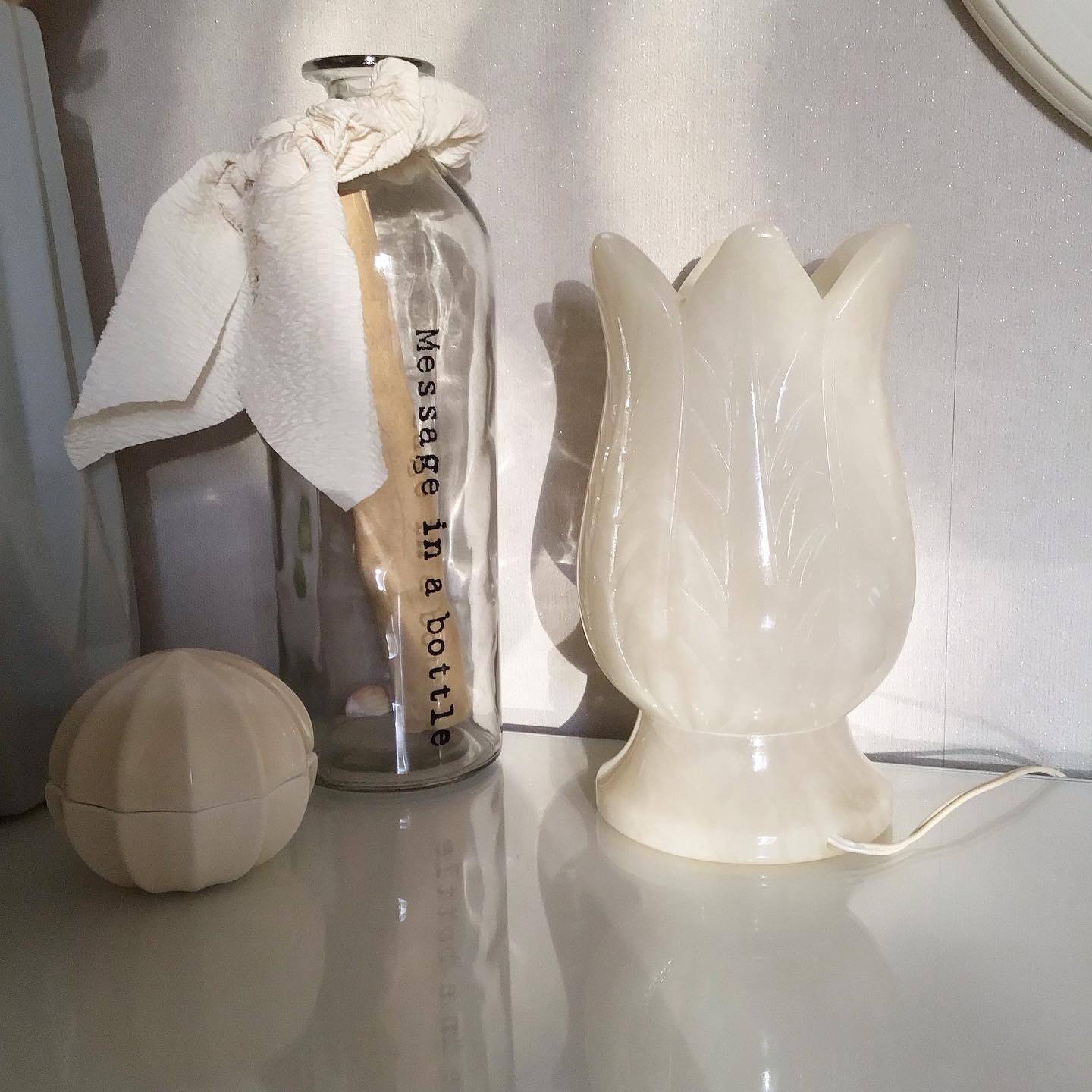 Vintage alabaster tulip lamp