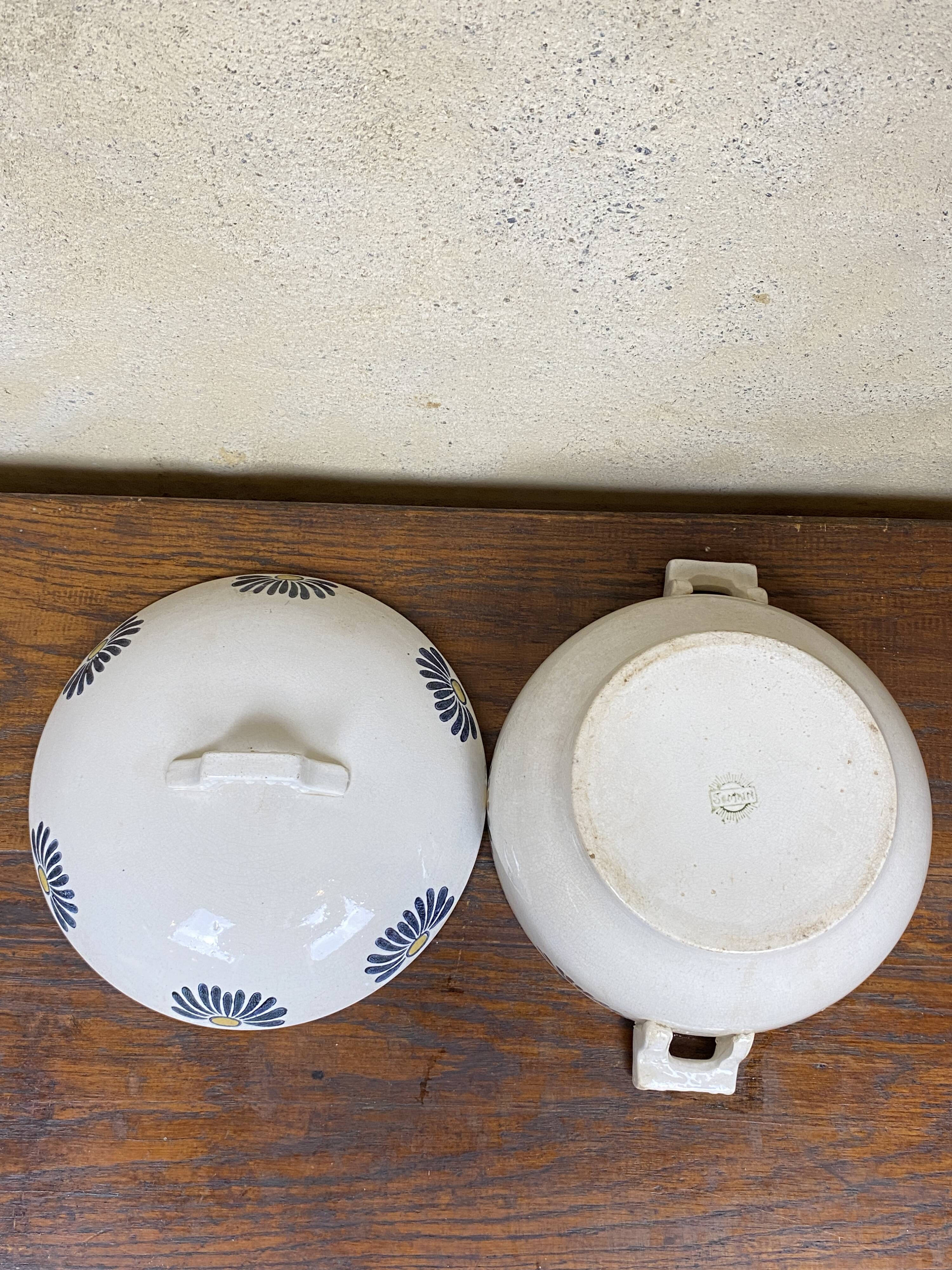 Large art deco tureen in Somain earthenware, mushroom lid