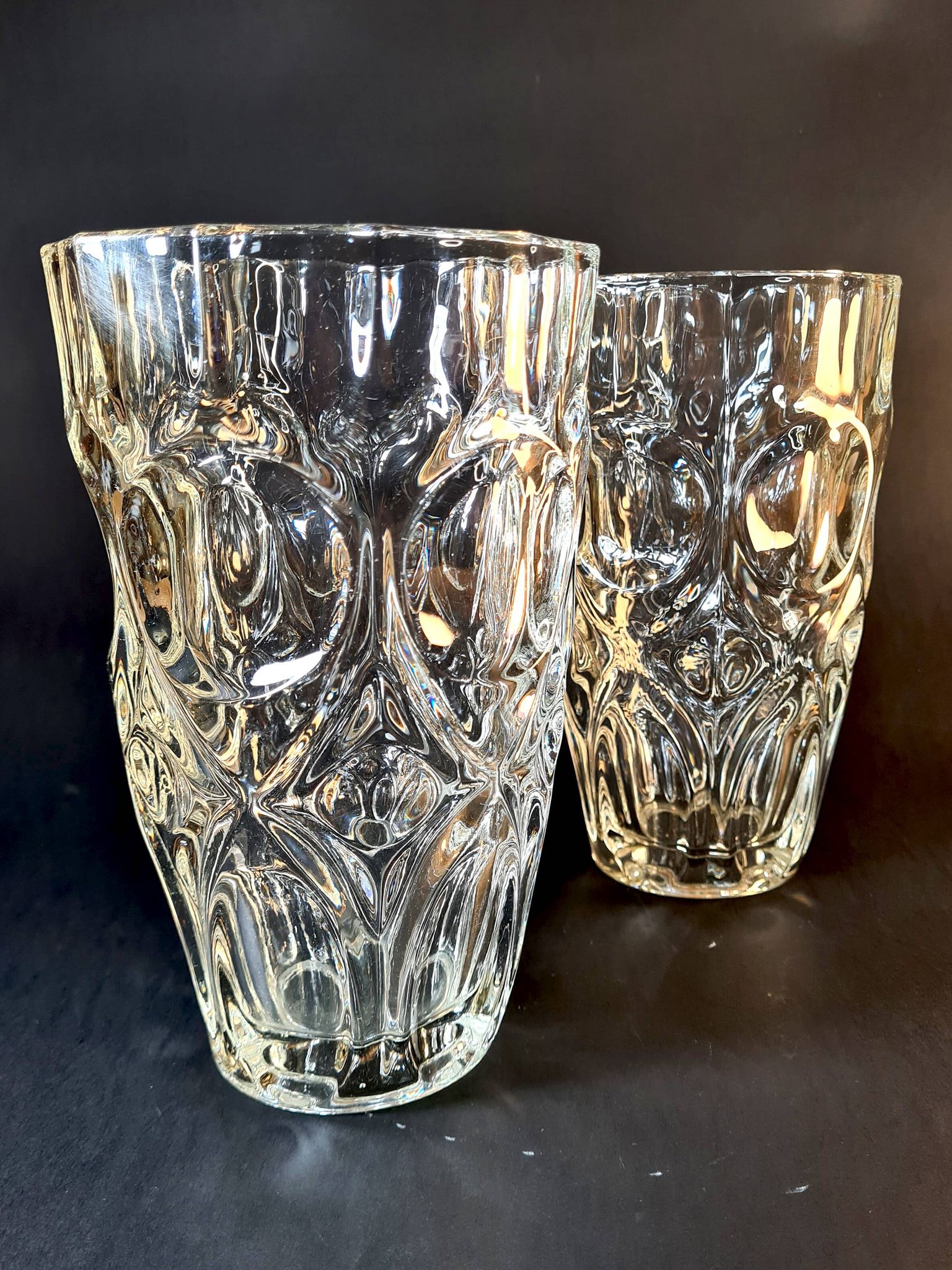Paire de vases en verre sculpté vintage 70’s