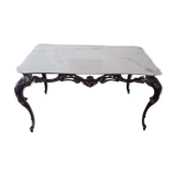 Table basse en bronze et plateau de marbre