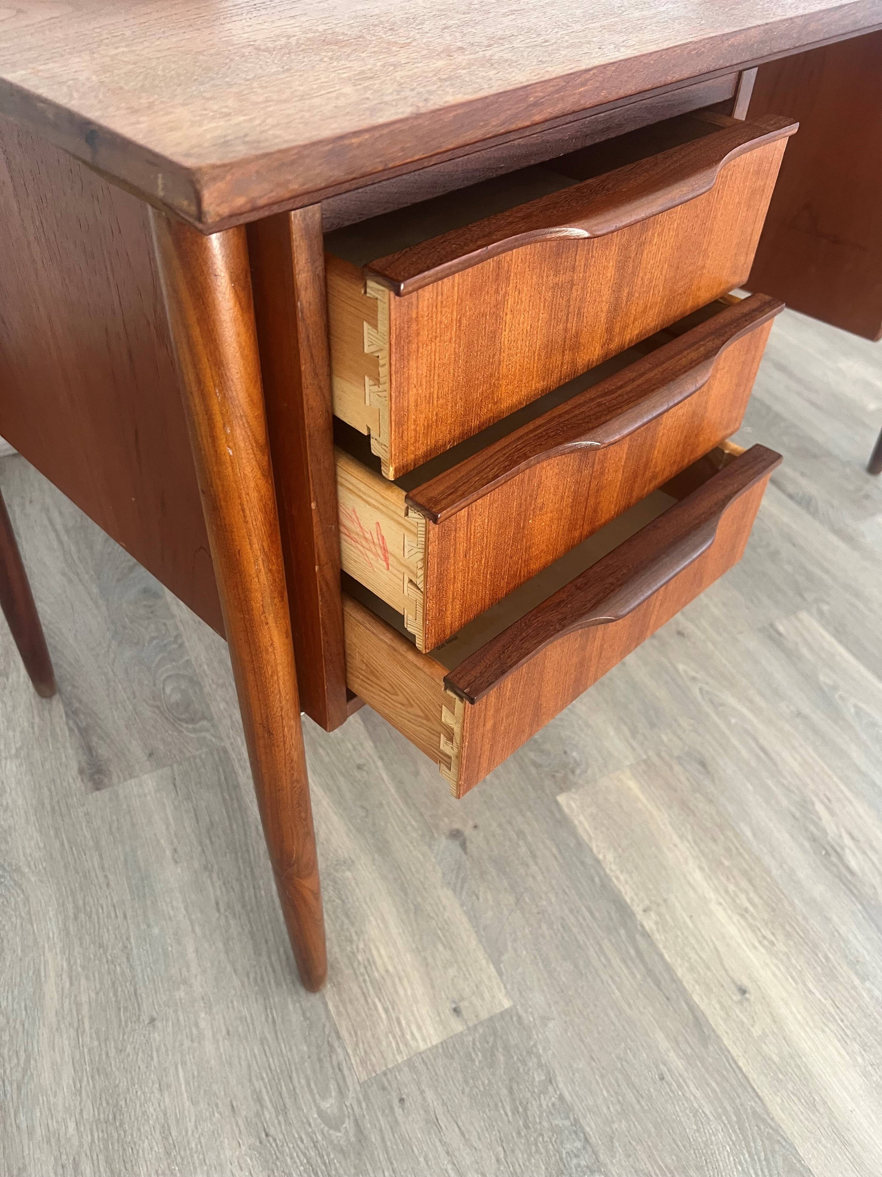 Scandinavian desk with 6 drawers from the 50s/60s