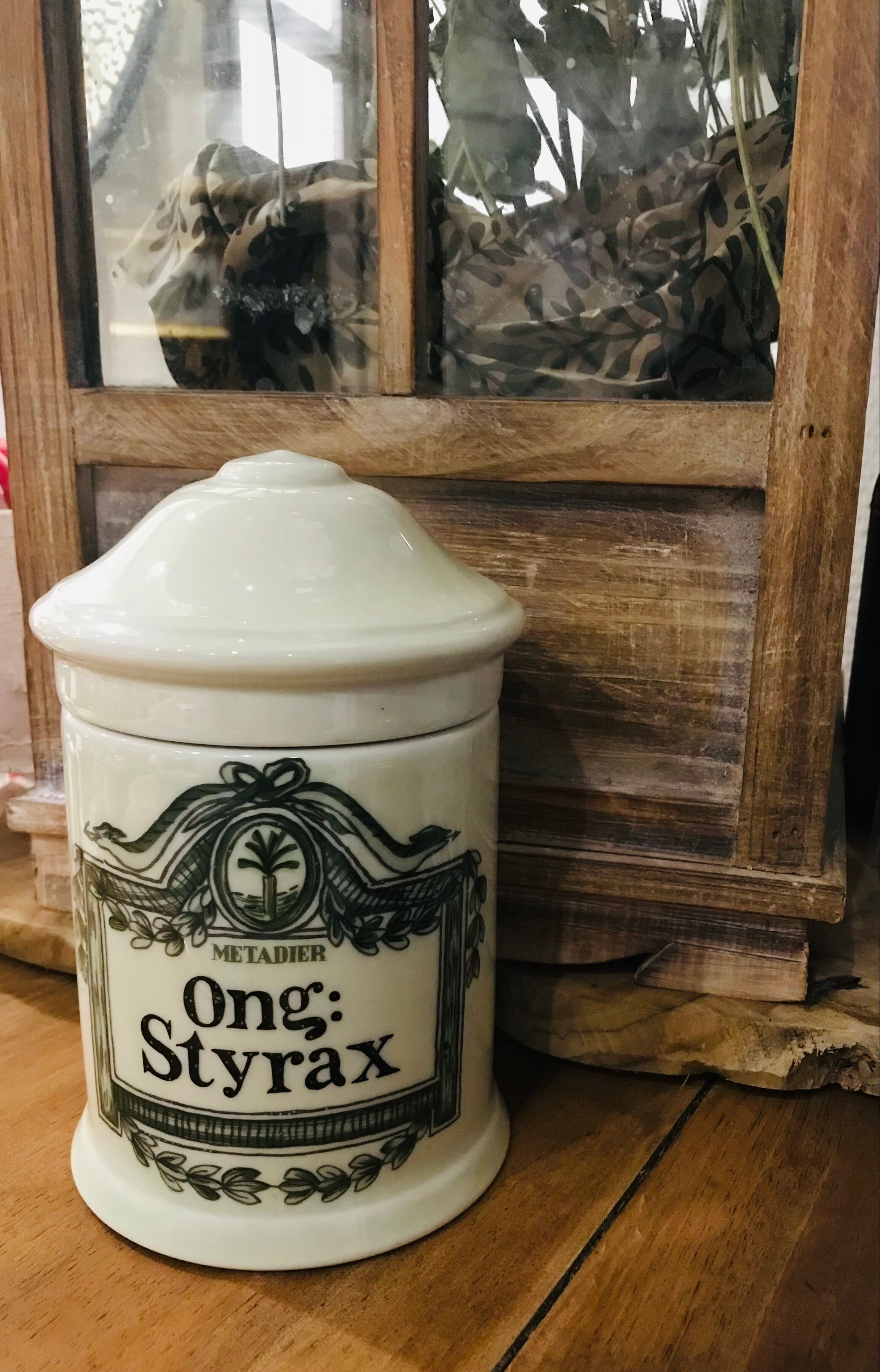 Pot pharmacy porcelain Limoges