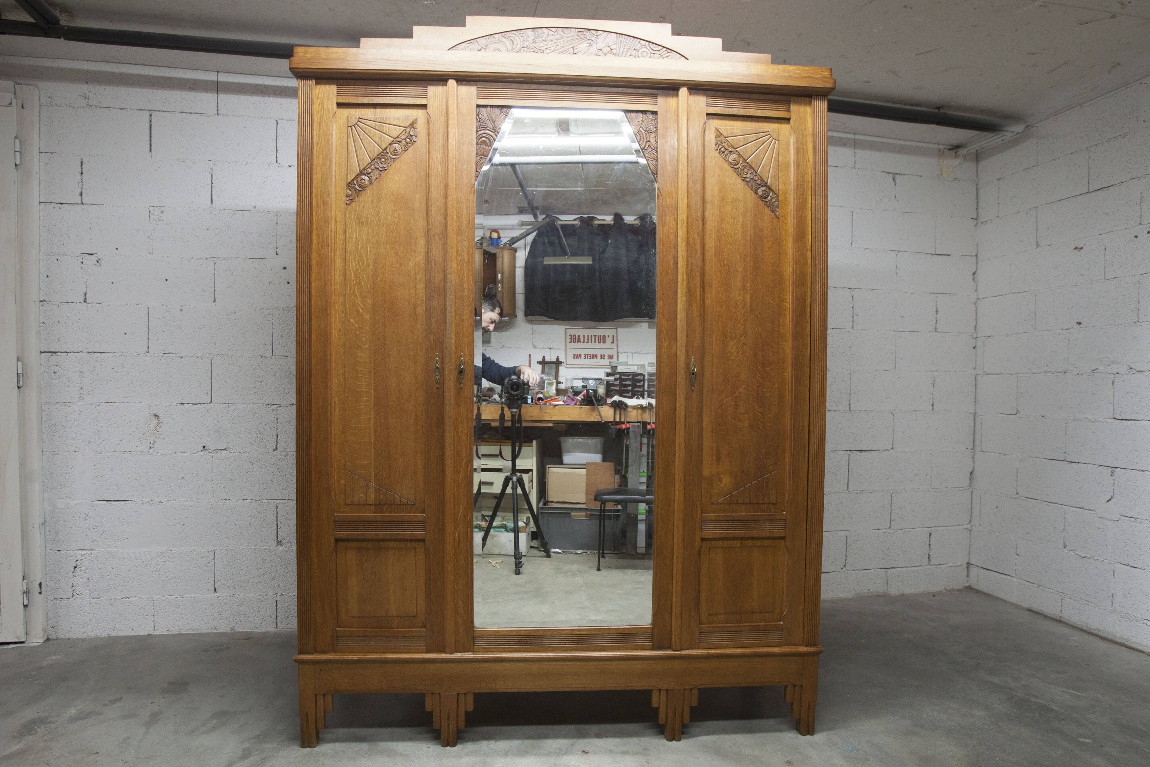 Art Deco carved oak wardrobe - Flemish workshop circa 1930