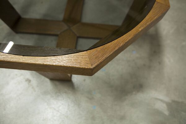 Unique Table hexagonale 1977 chêne verre fumé fabrication suisse