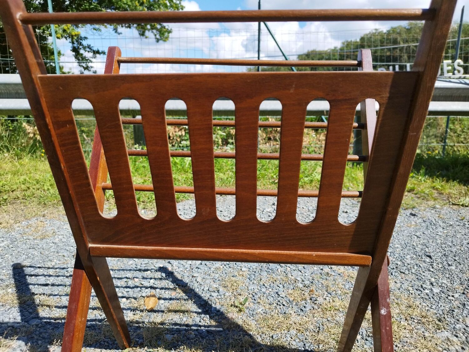 Scandinavian style folding magazine rack by Cees Brackman for Pastoe 60/70