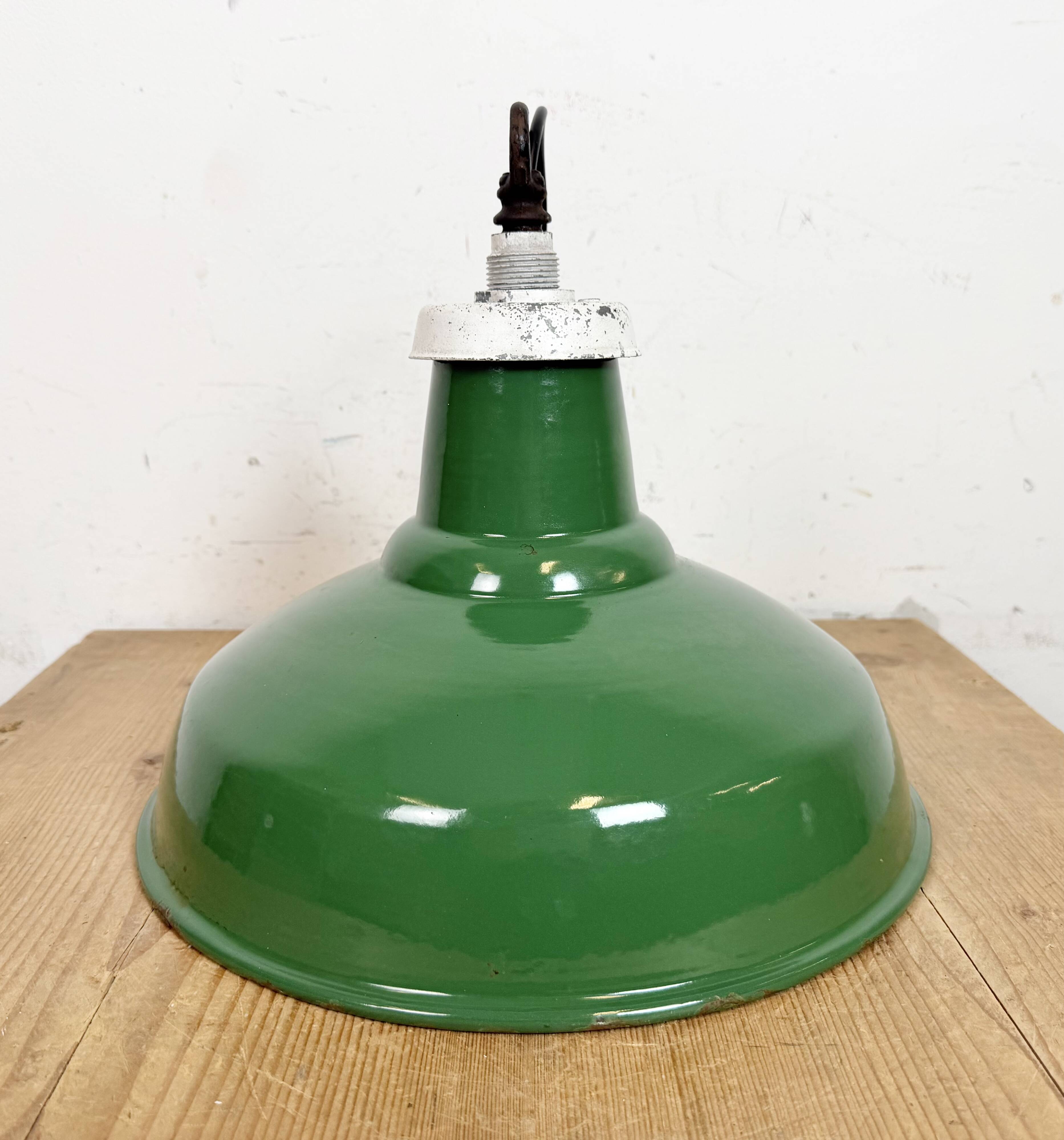 Industrial British Green Enamel Factory Pendant Lamp, 1960s