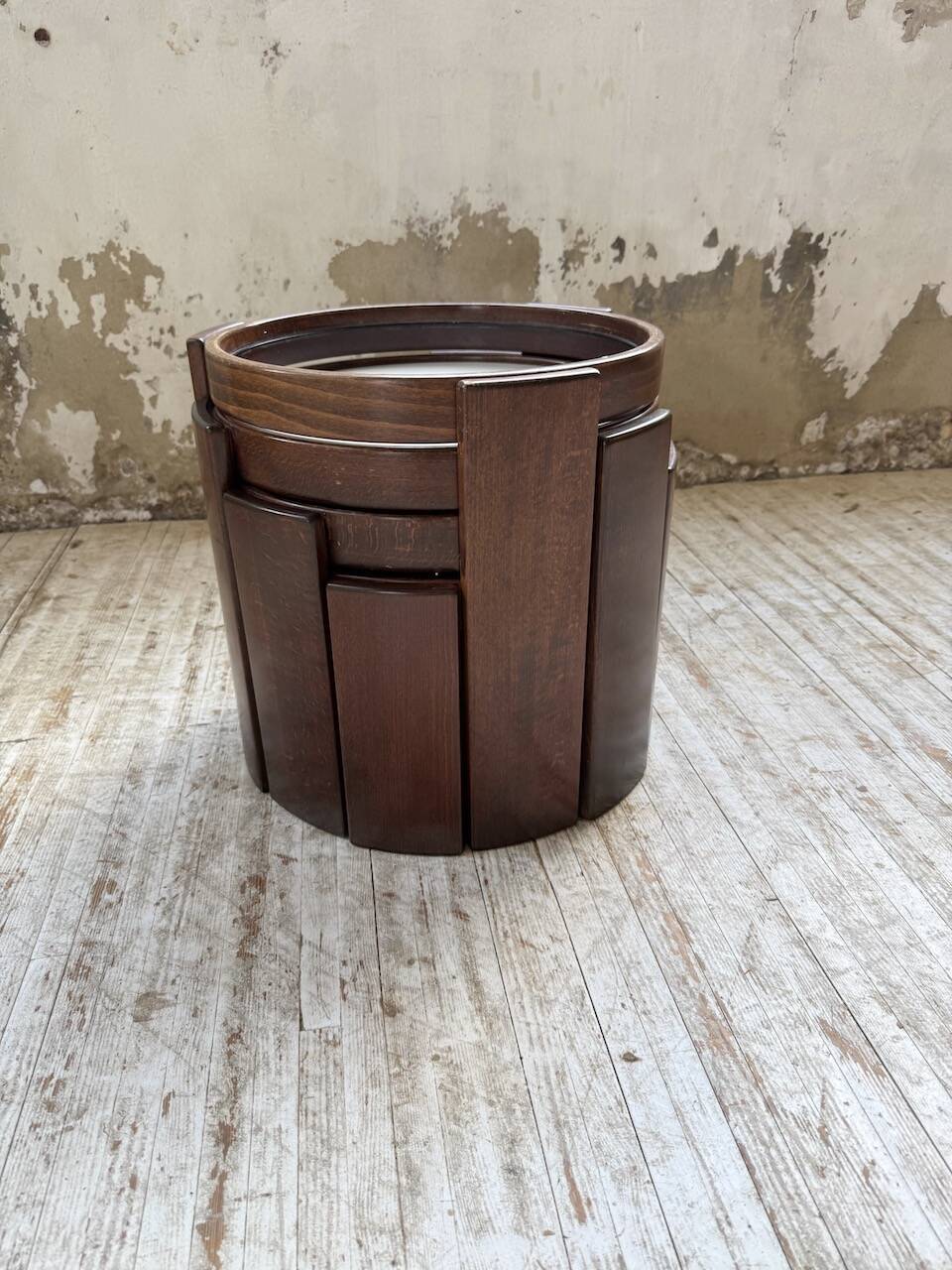 Nido 780 G stackable coffee tables. Frattini for Cassina