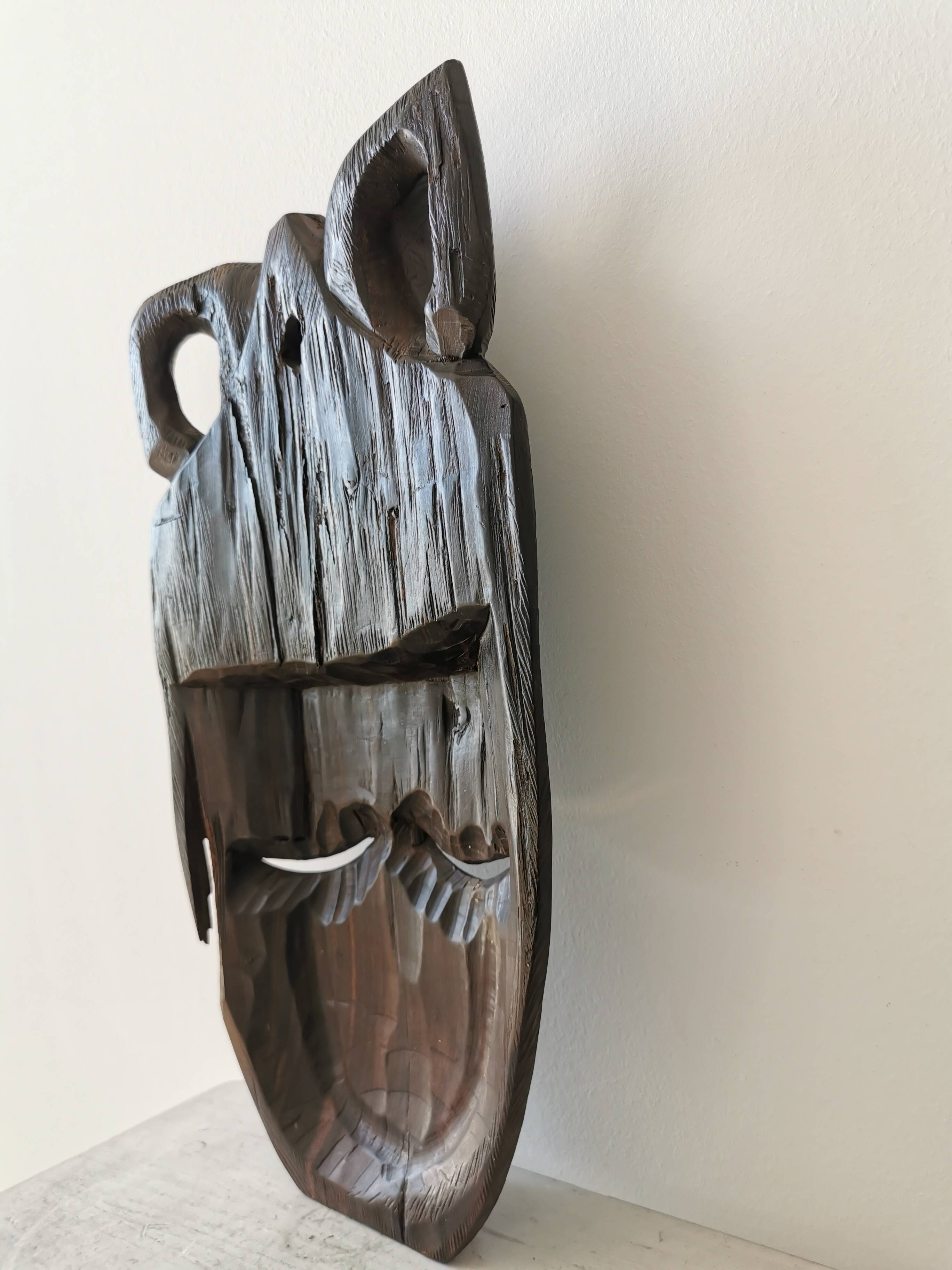 Masque en bois africain sculpté à la main vintage : décoration murale tribale