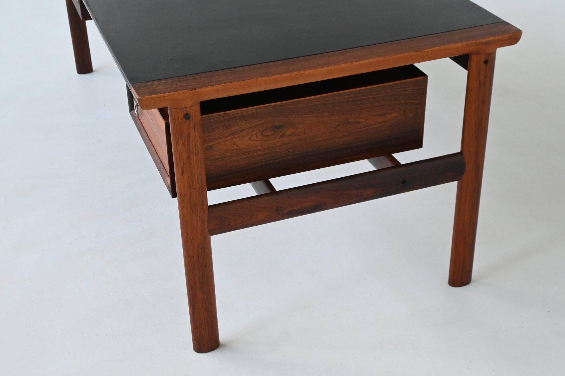 Arne Vodder desk in rosewood and leather Sibast Denmark 1960
