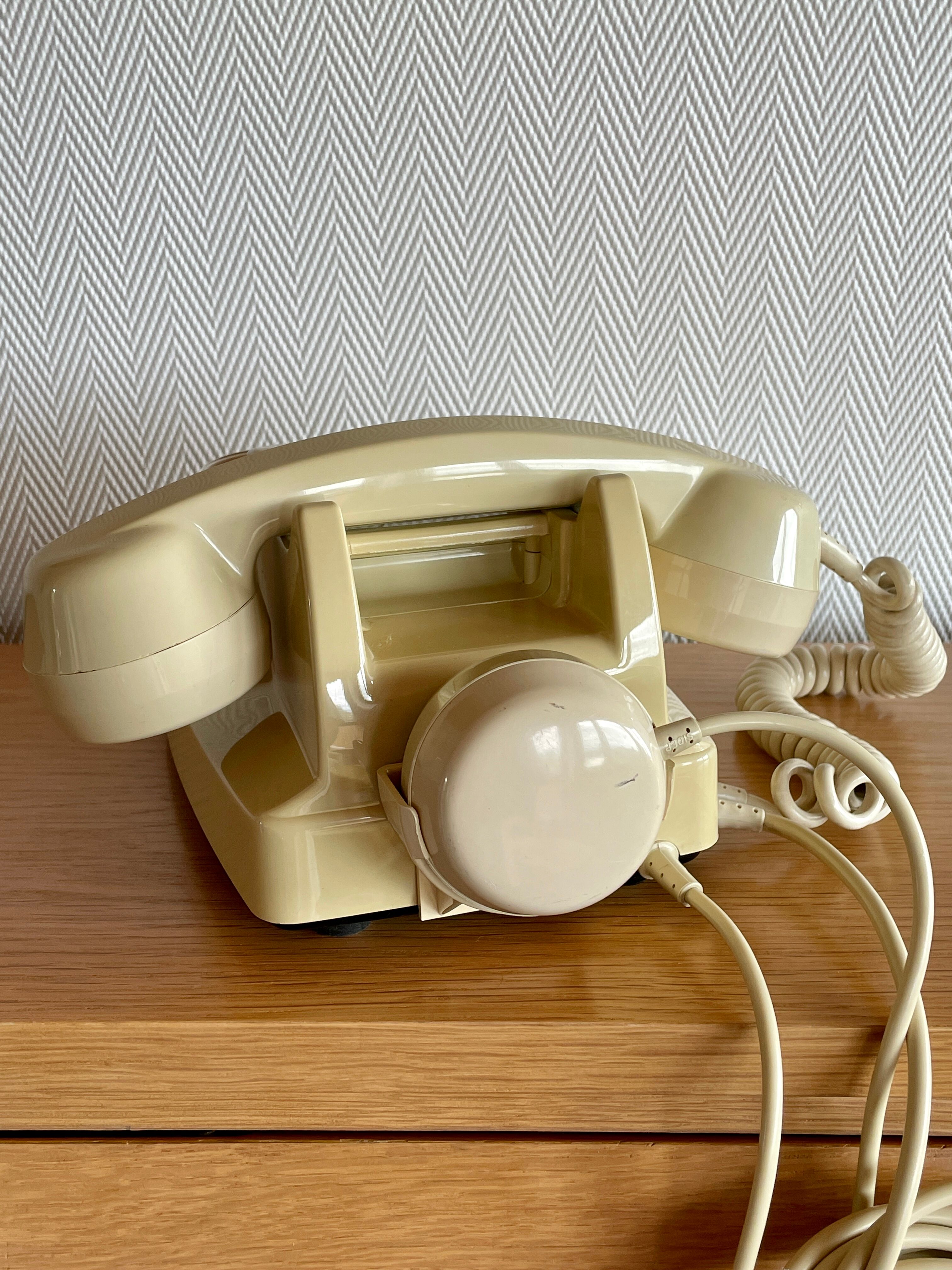 Socotel S63 phone with keys from the 80s