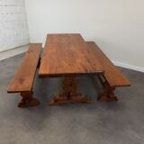 Farmhouse table and its 2 benches
