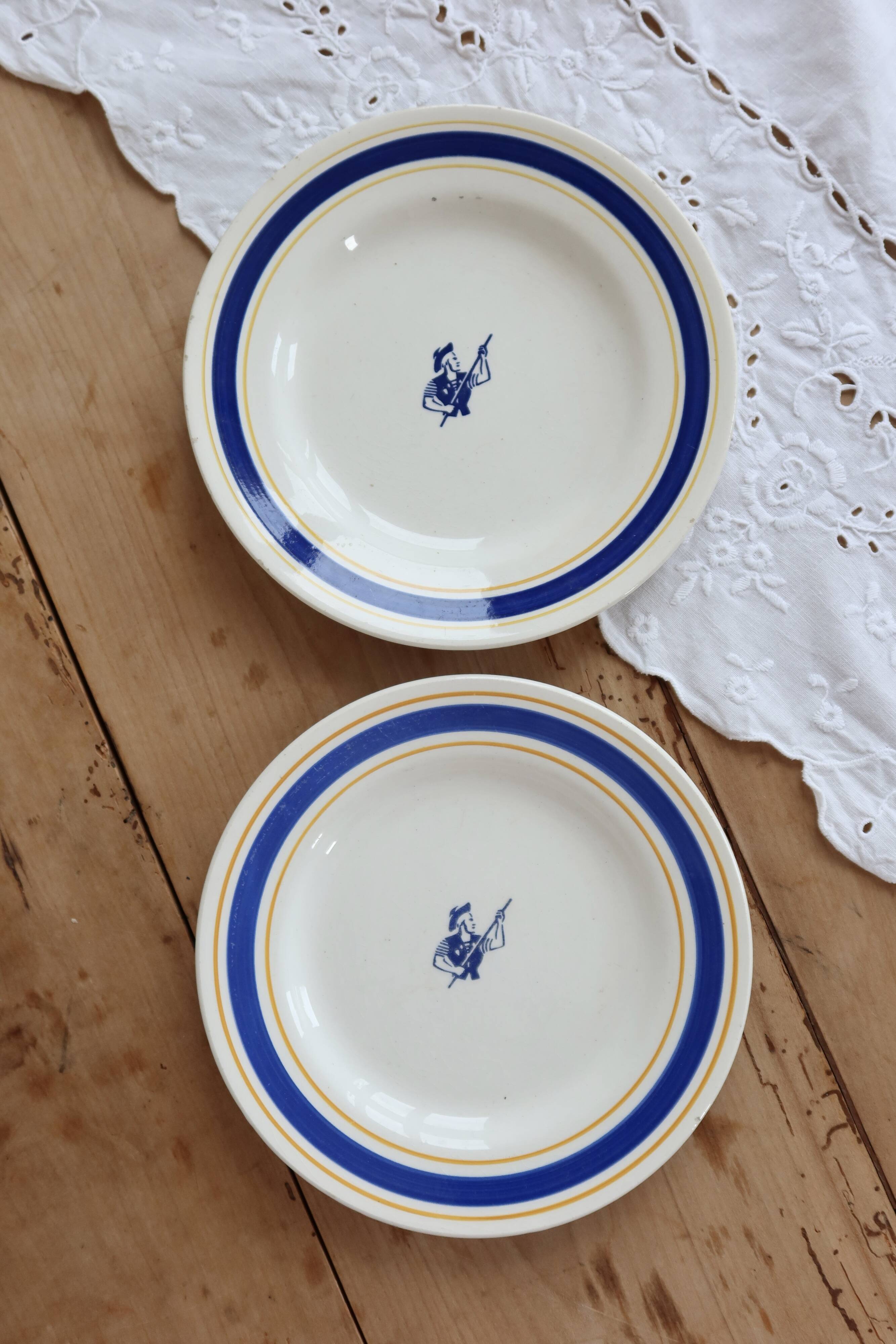 Vintage Gien Gondolo Biscuit dessert plate set