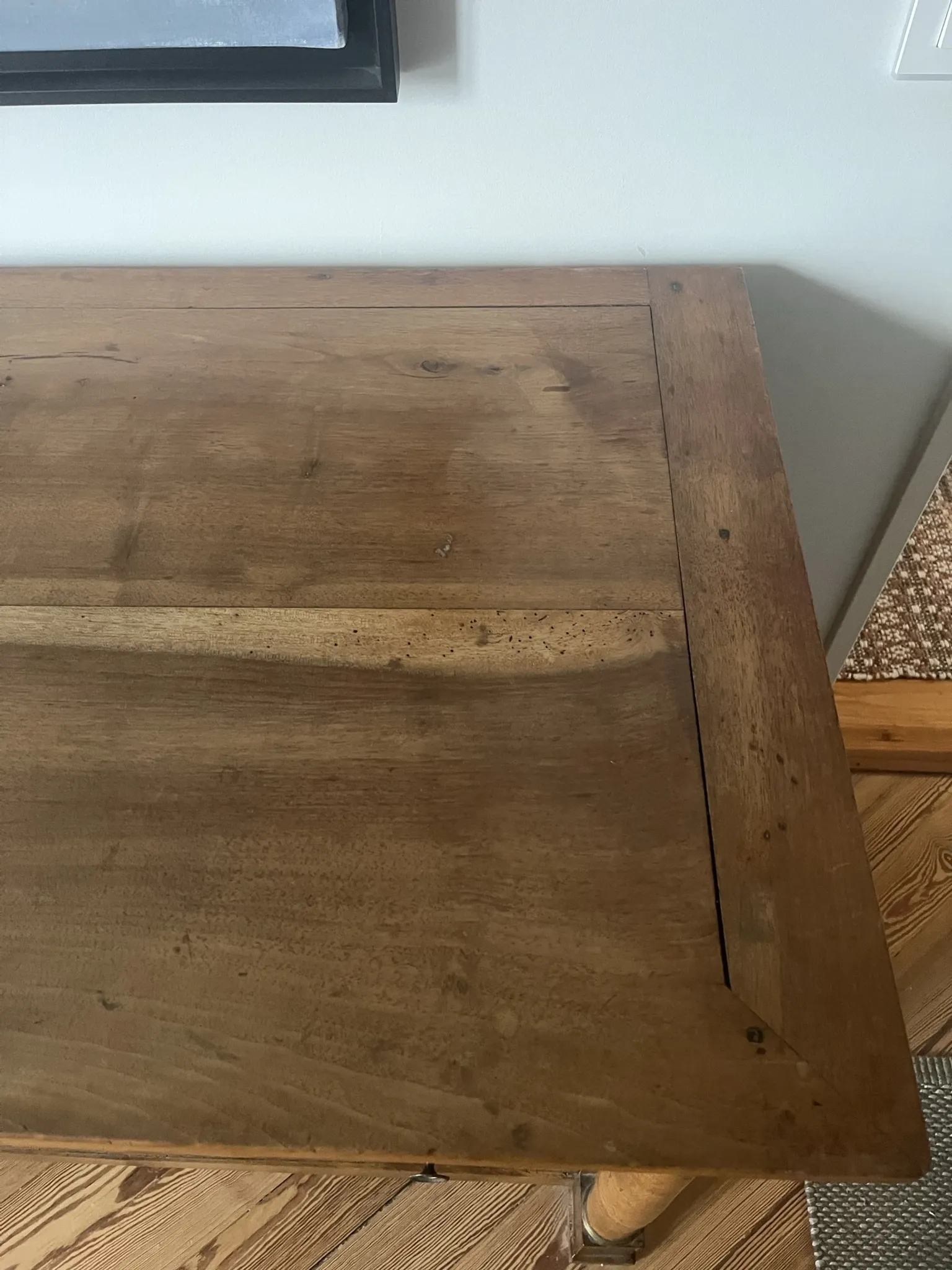 Empire commode