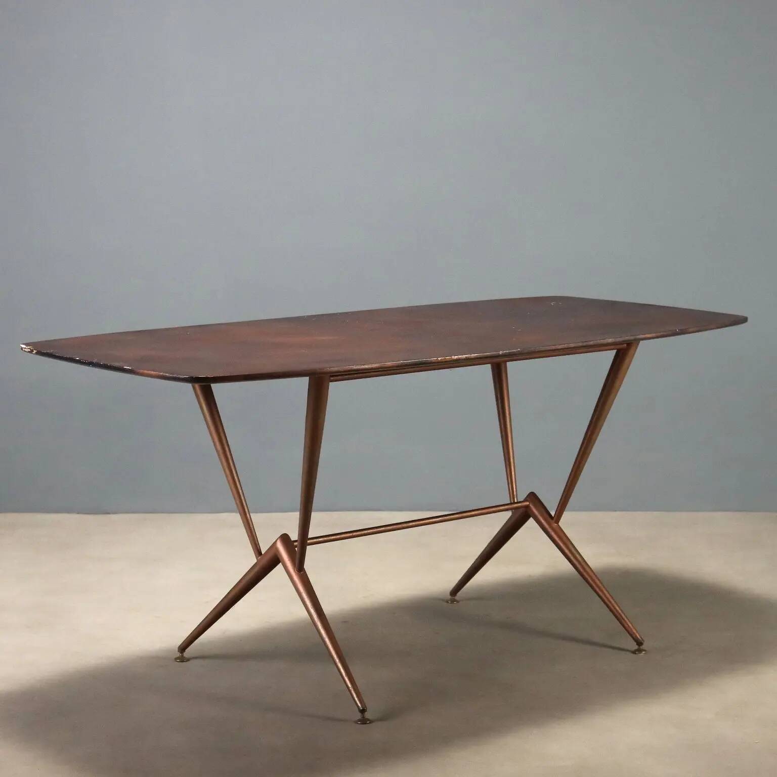 Vintage enamelled metal table, Italian design from the 1960s.