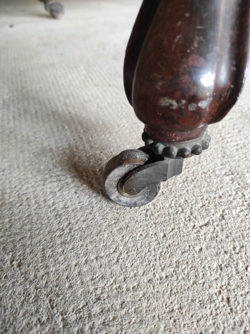 Louis XV armchair in mahogany and red velvet