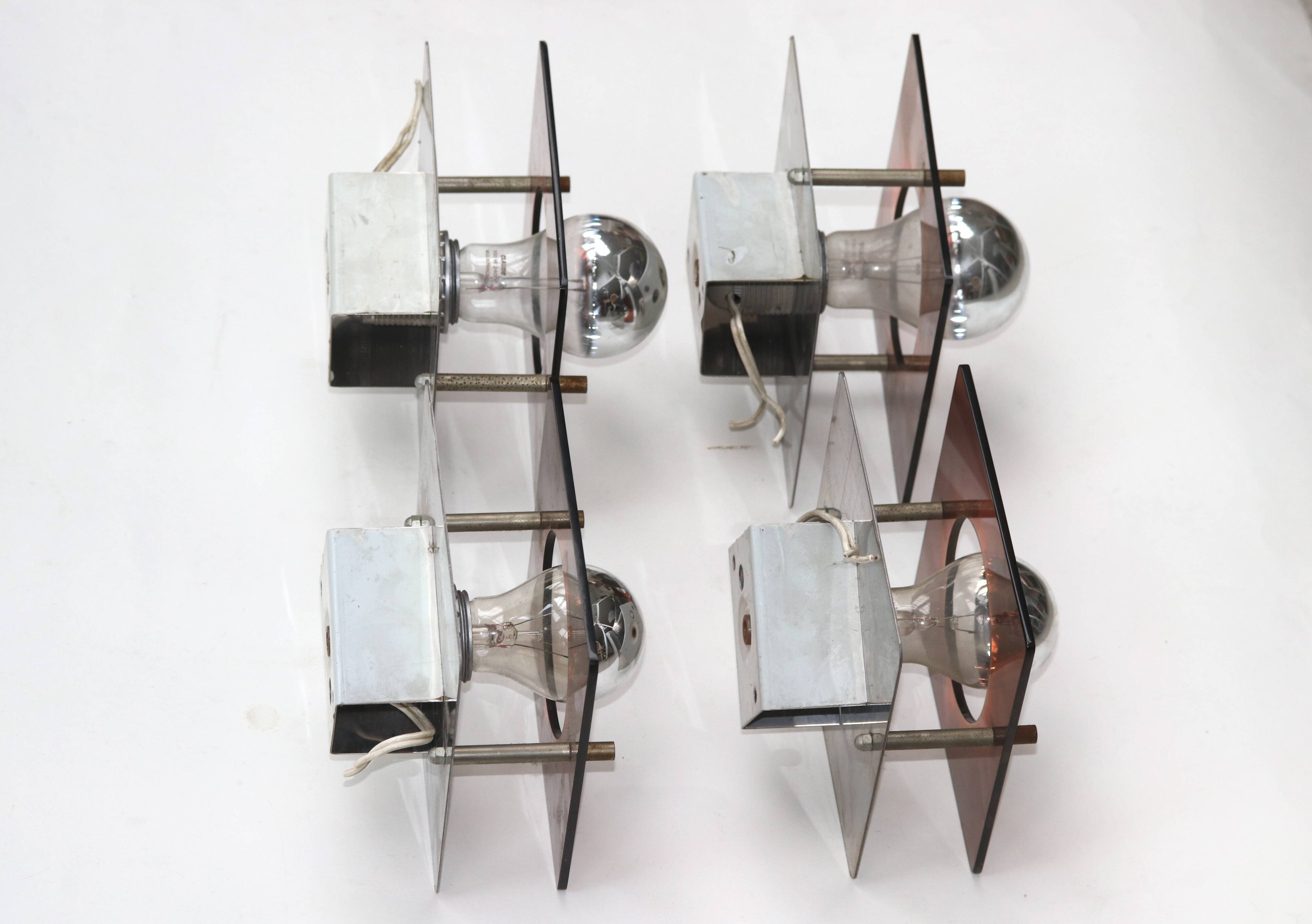 Series of 4 square wall sconces in Plexiglas and metal, 1970