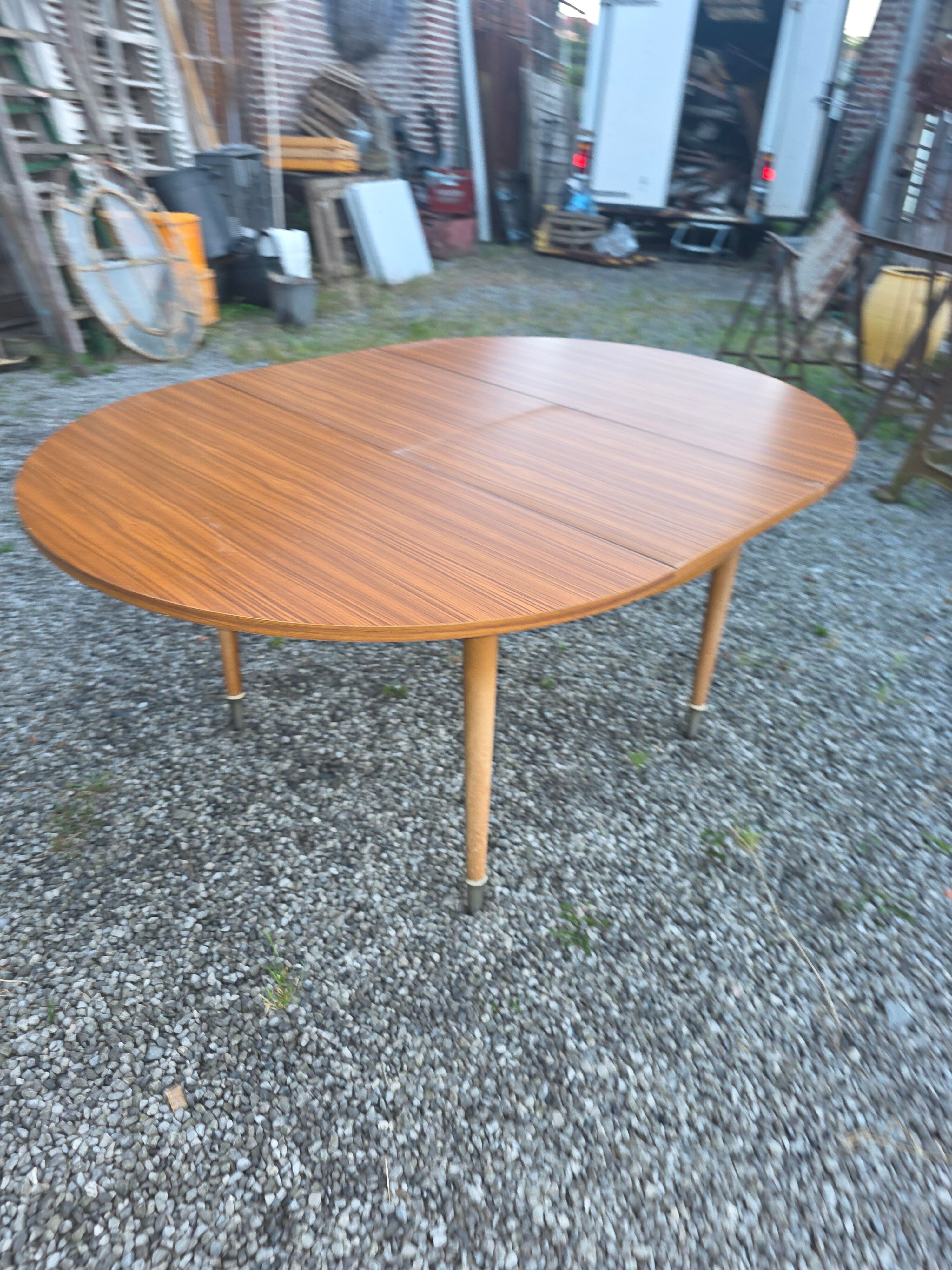 Table scandinave extensible en teck des années 60