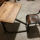 Bureau et chaise d'écolier