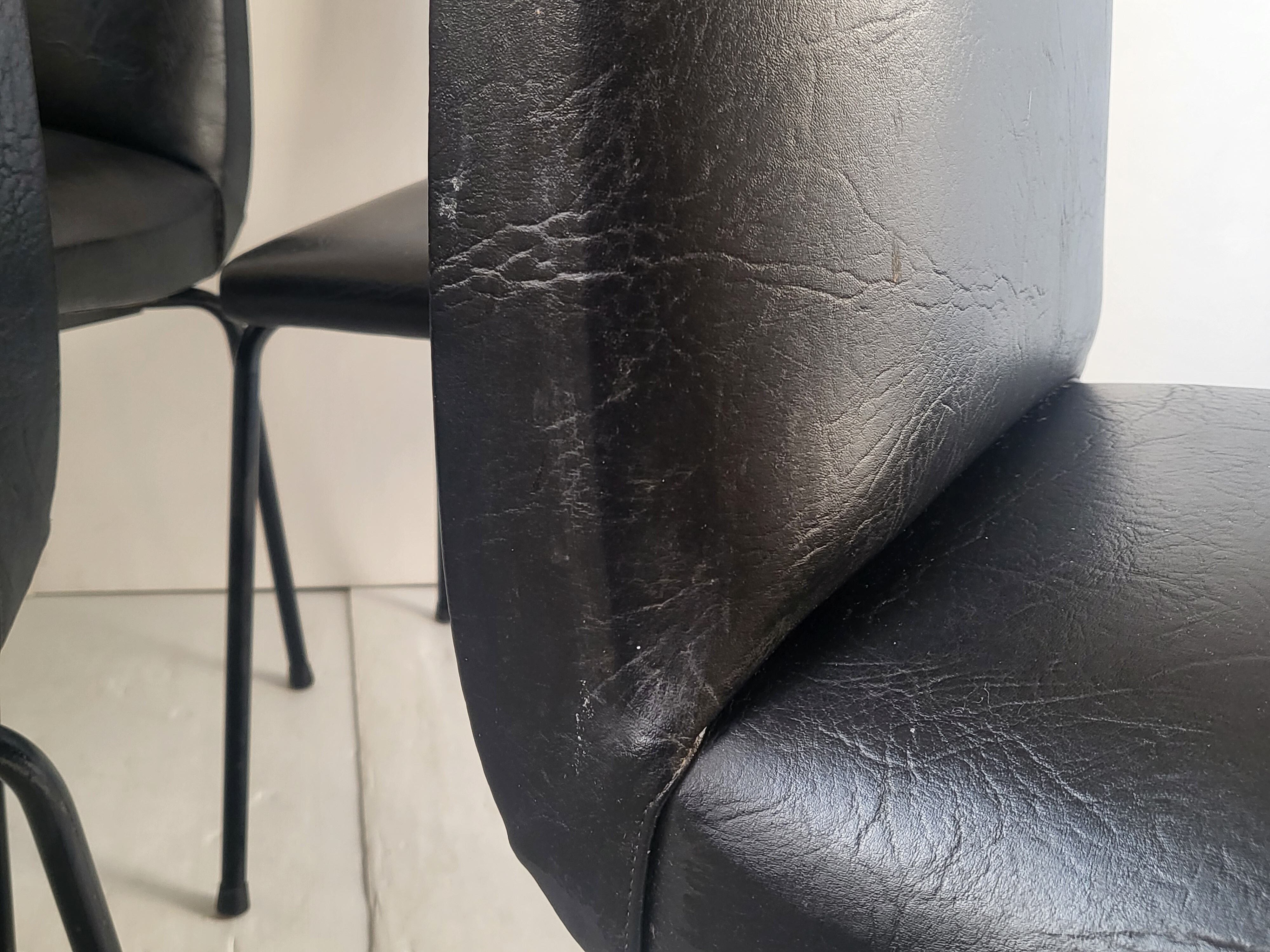 Suite de 4 chaises de Pierre Guariche Meurop 1960