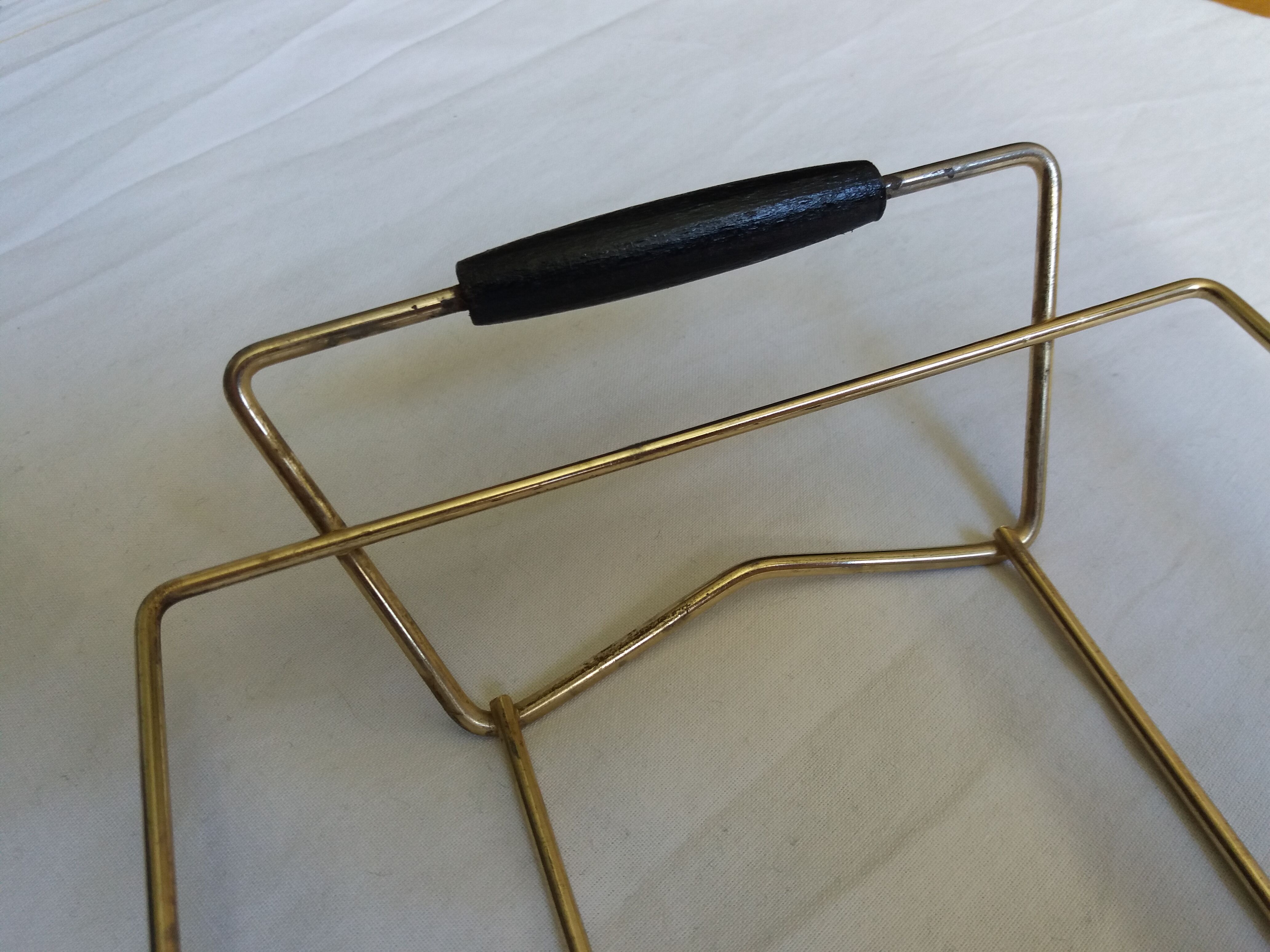 Aperitif serving tray with 3 glass ramekins