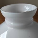 Globe in opaline, height 16.7 cm