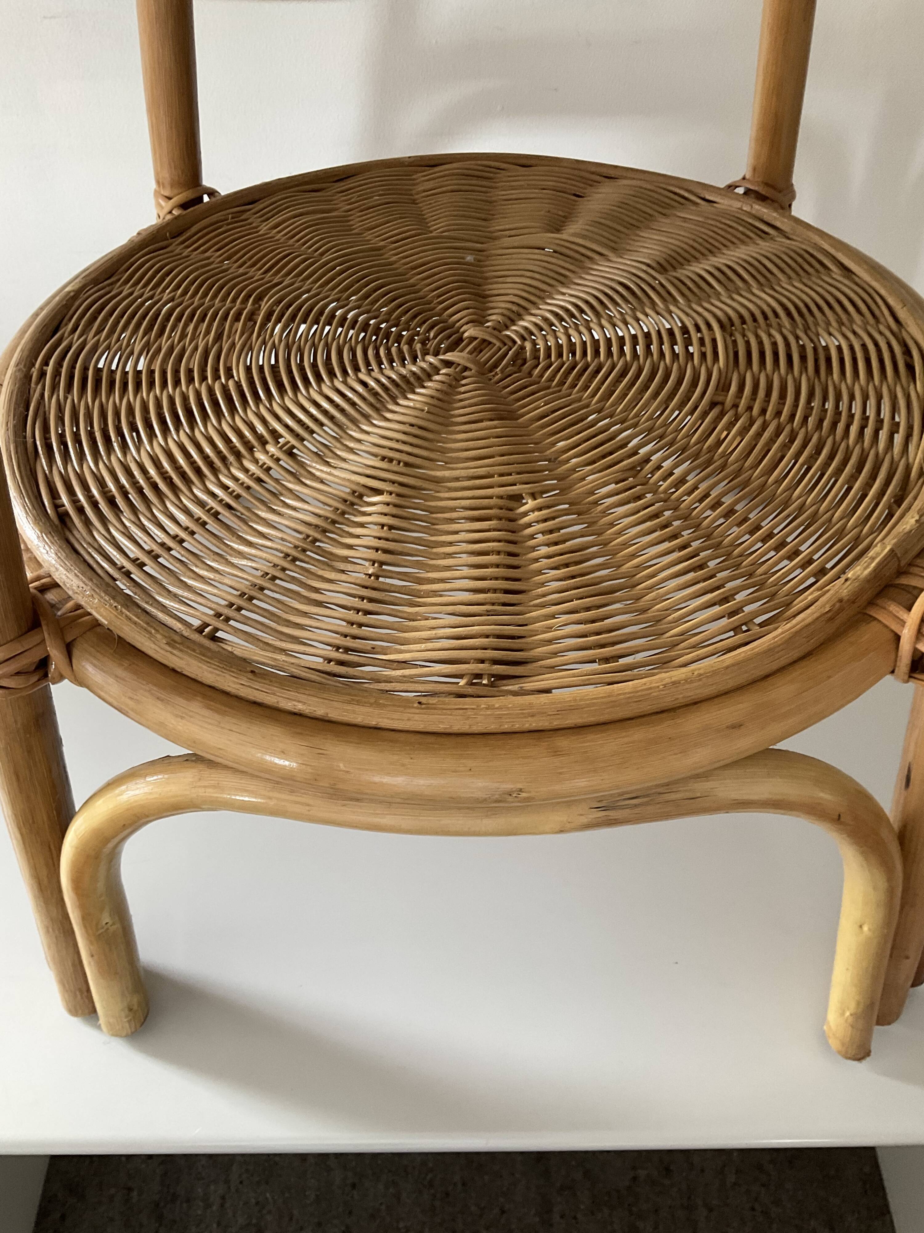 Vintage round coffee table in rattan and wicker