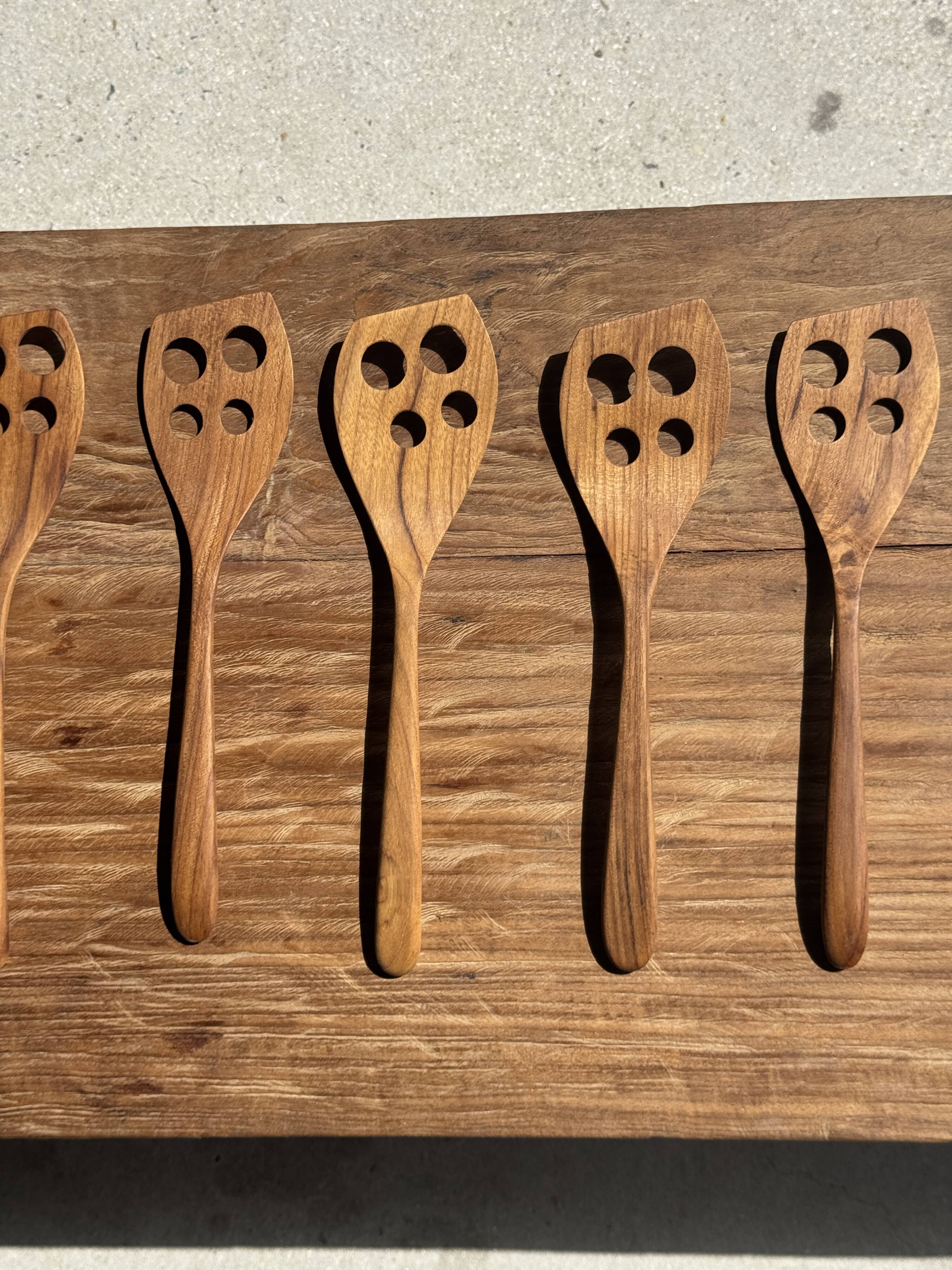 Slotted spatula, teak kitchen utensil L30 W8