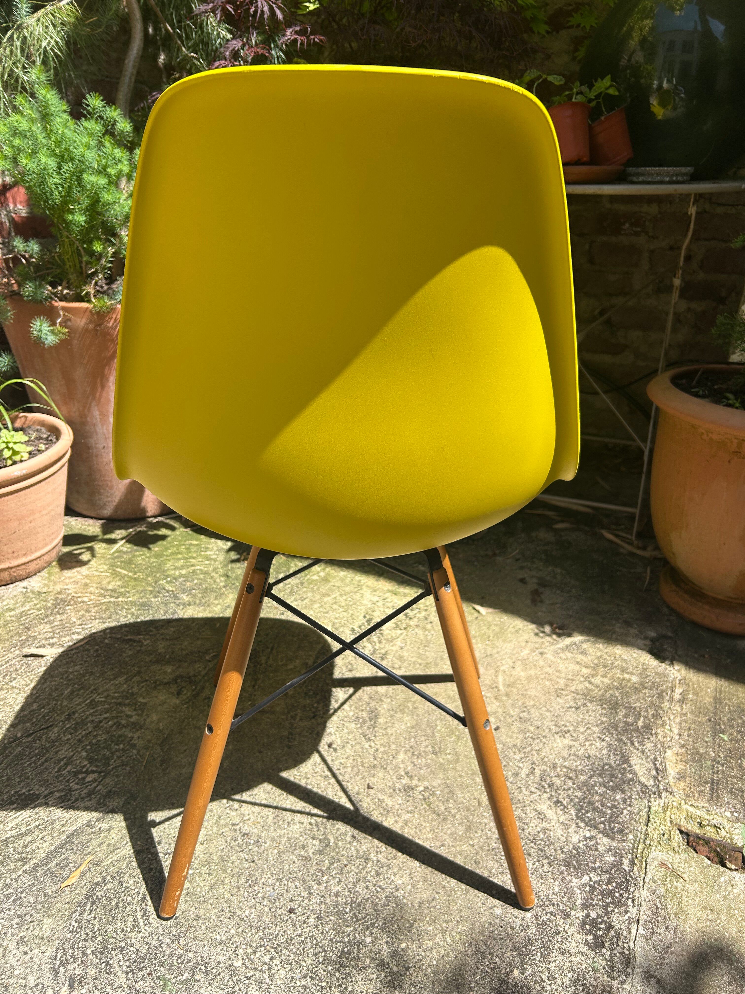 4 chaises DSW CHARLES AND RAY EAMES Vitra