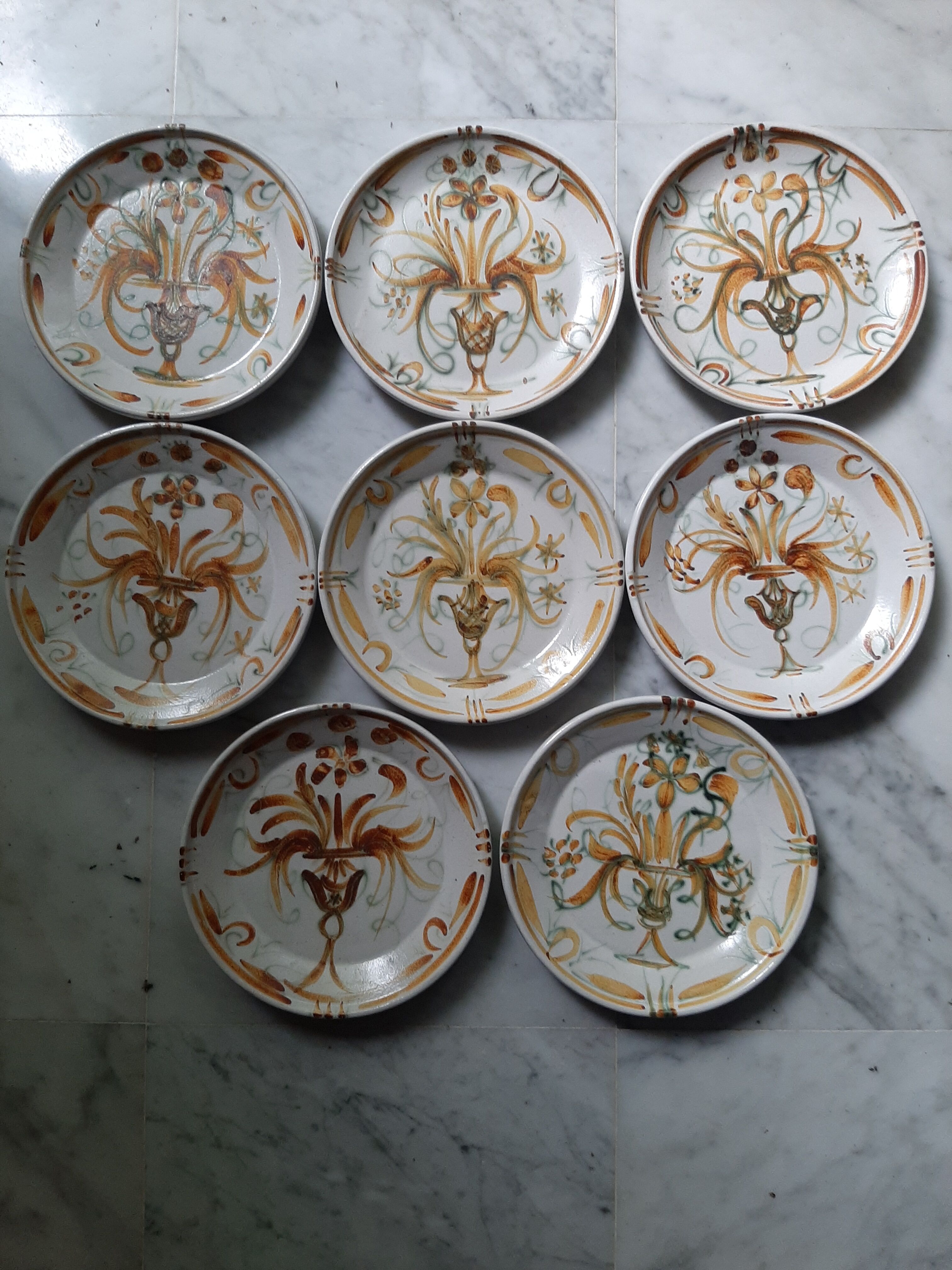 8 flat starter/dessert plates Keraluc Quimper
