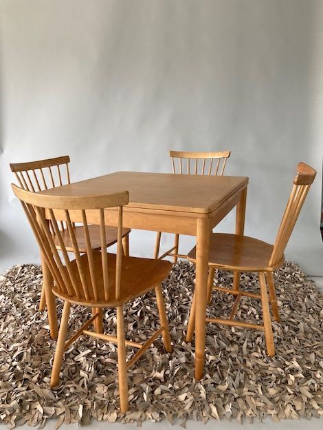 Dutch-1960s-dining-table and four chairs