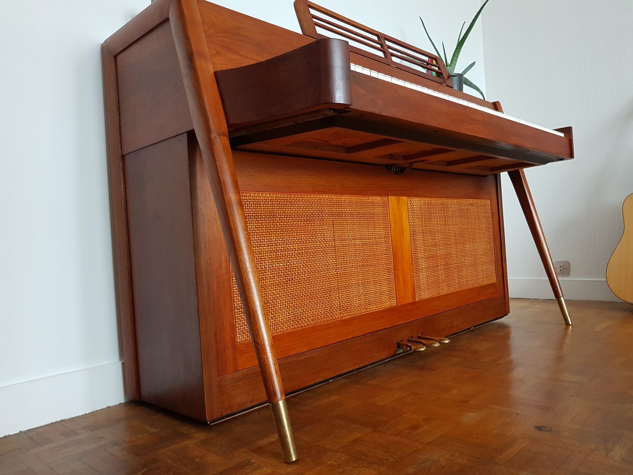 Piano Danois style Acrosonic par Baldwin