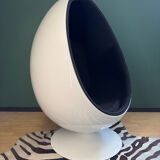 Egg chair