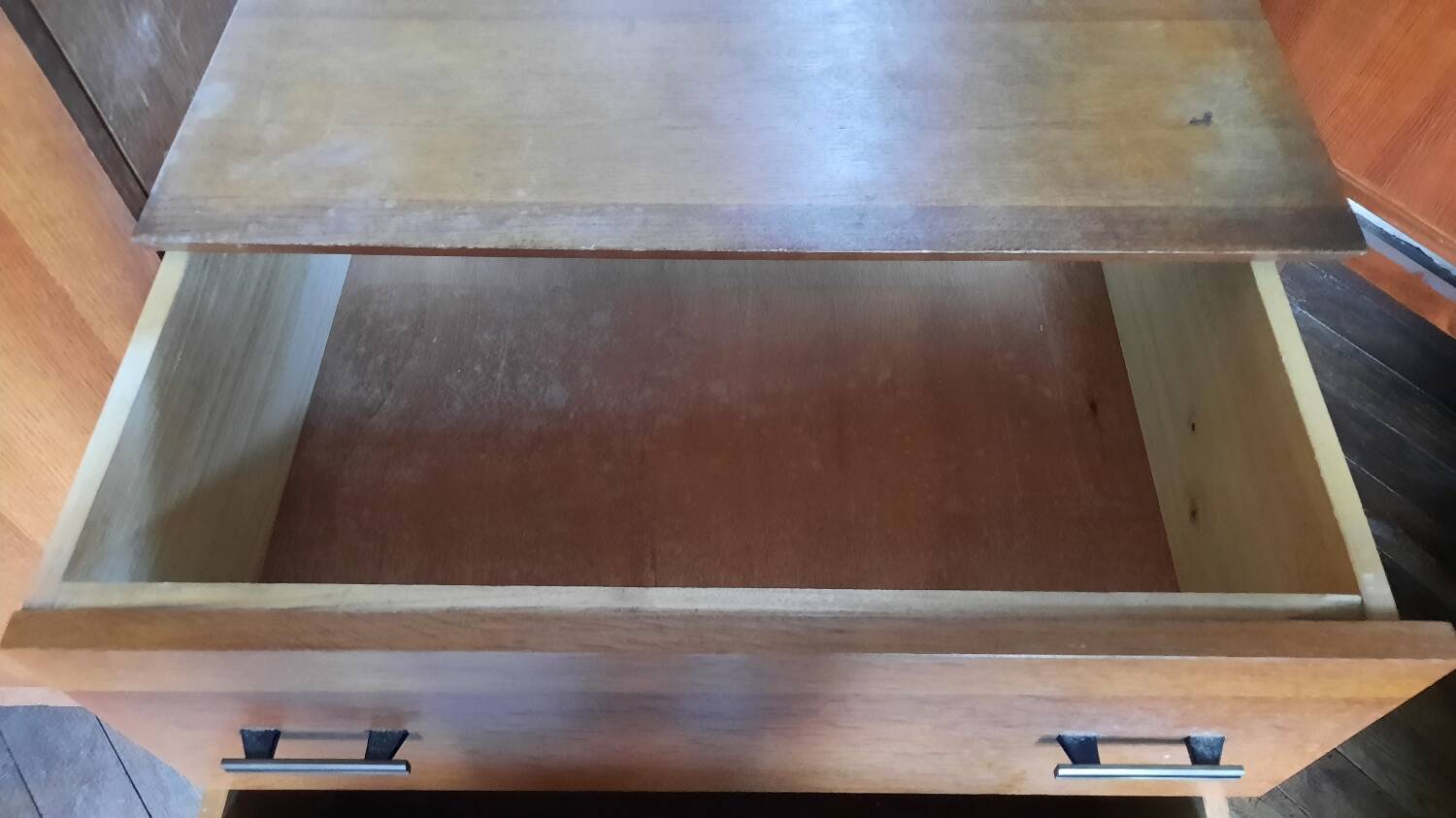 Armoire asymétrique