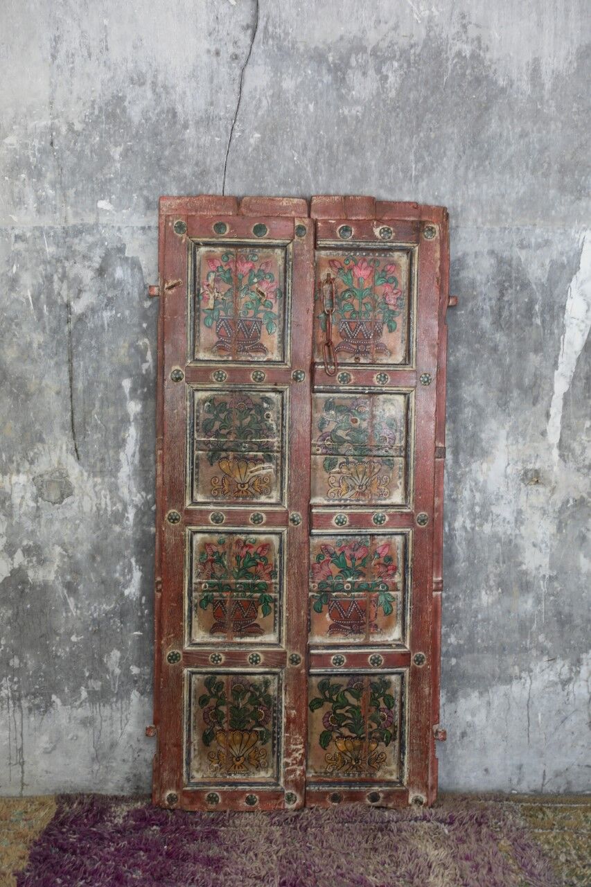 Indian door with 2-leaf floral motifs with 2 rings for wall mounting