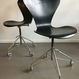 3117  chairs by Arne Jacobsen for Fritz Hansen