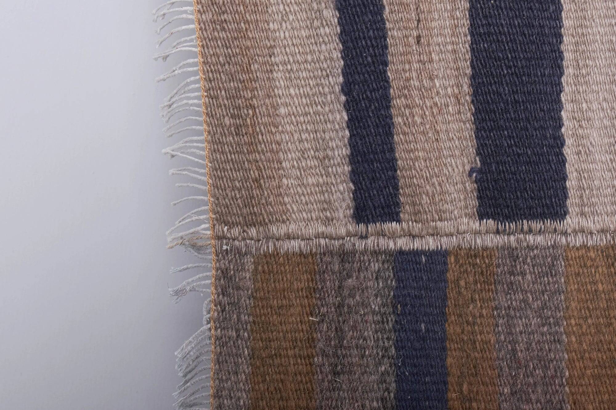 Vintage Turkish kilim, handwoven, 272x328 cm.