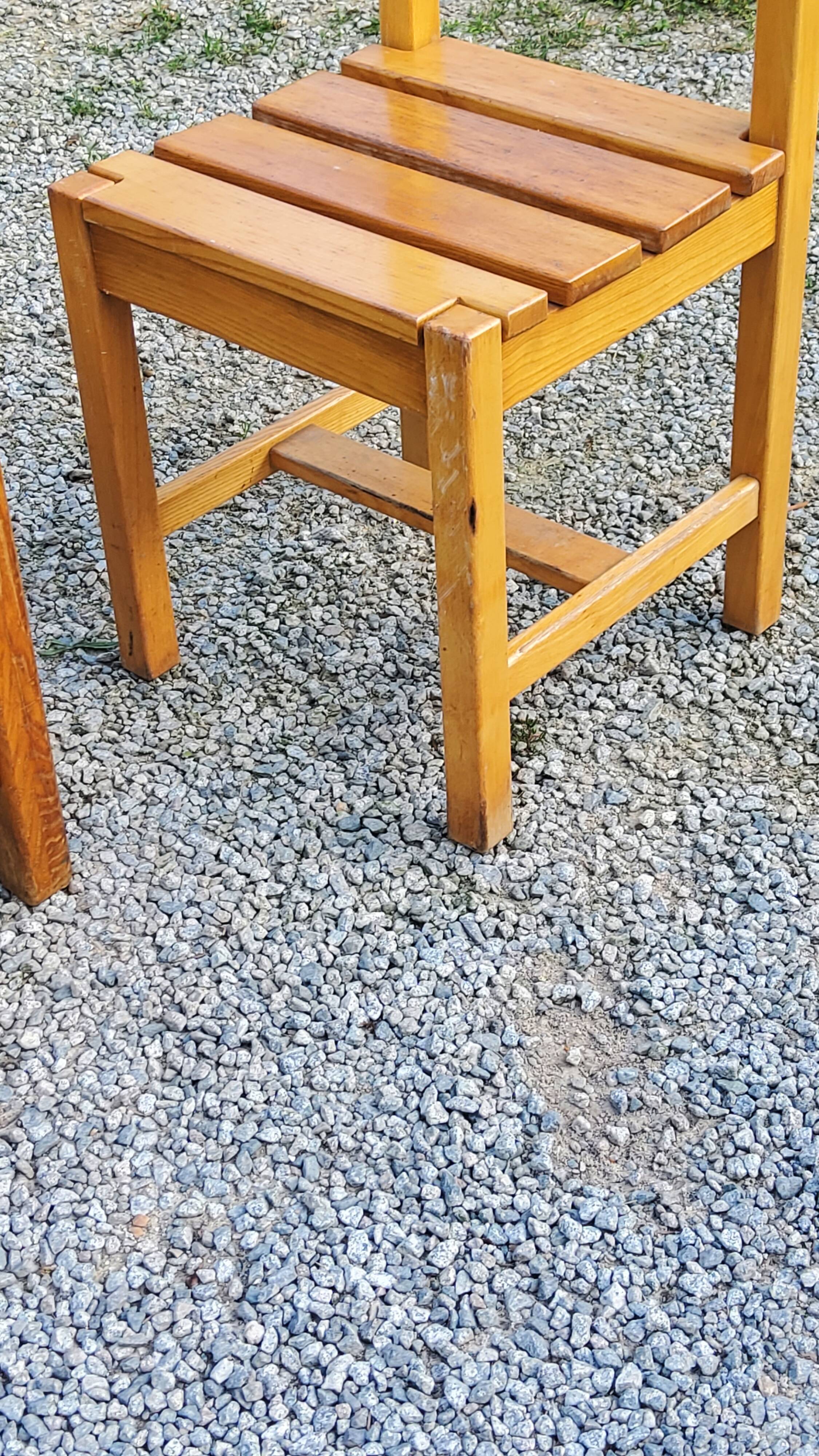 Set de 4 chaises des années 70 brutalistes en chêne