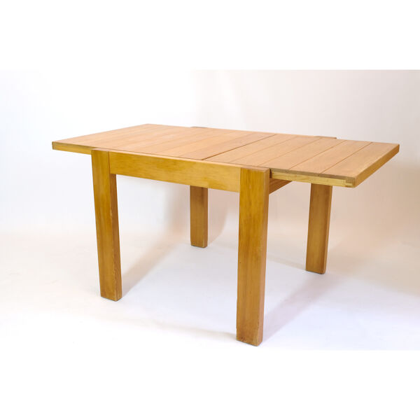 Table à manger en pin à rallonges des années 1980.