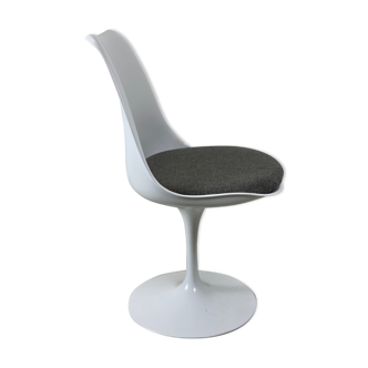 Eero Saarinen tulip chair for Knoll International,  1960