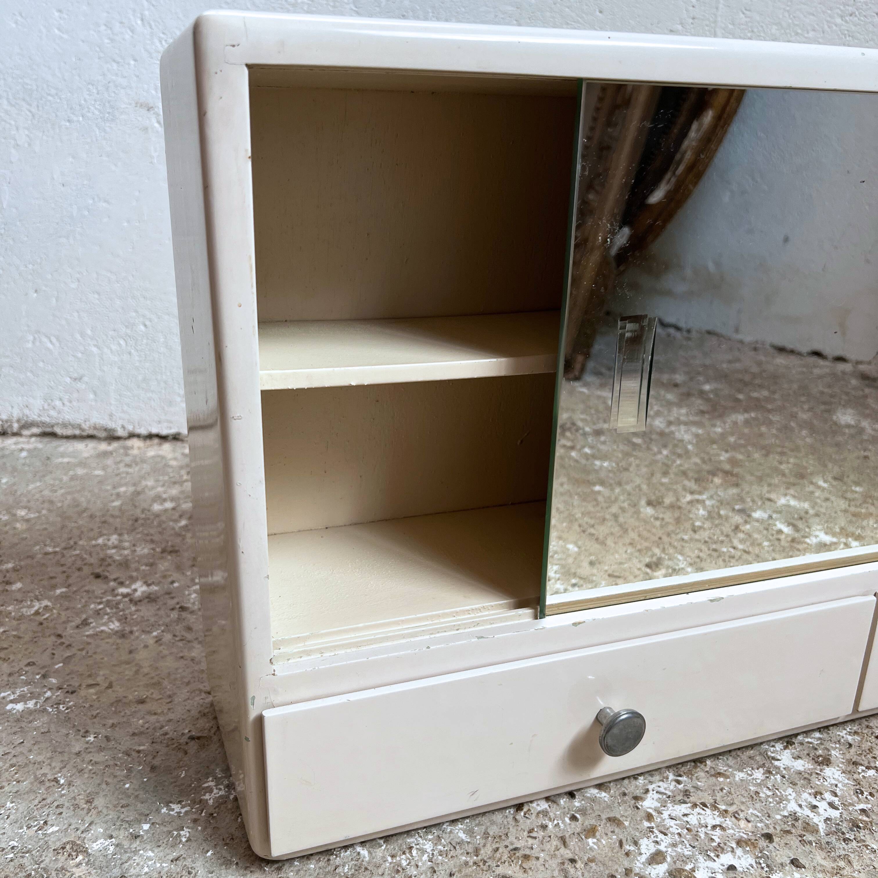 Wall-mounted pharmacy toilet cabinet 2 doors