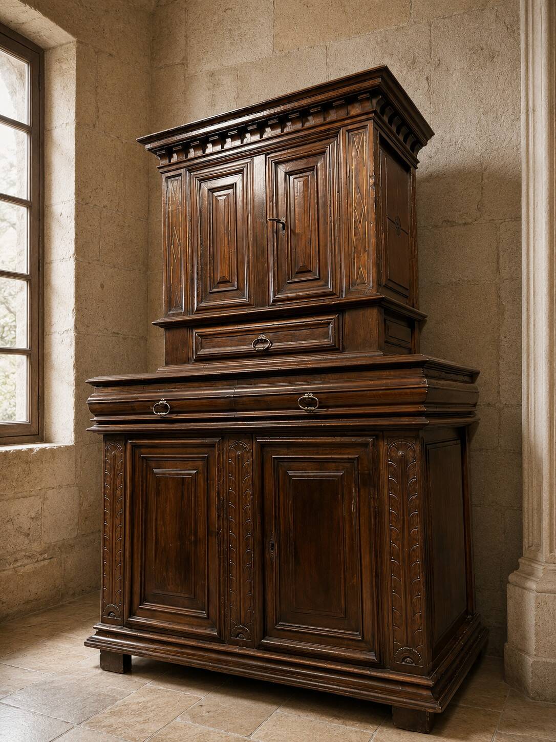 Cabinet buffet with two bodies in moulded walnut – Louis XIII period
