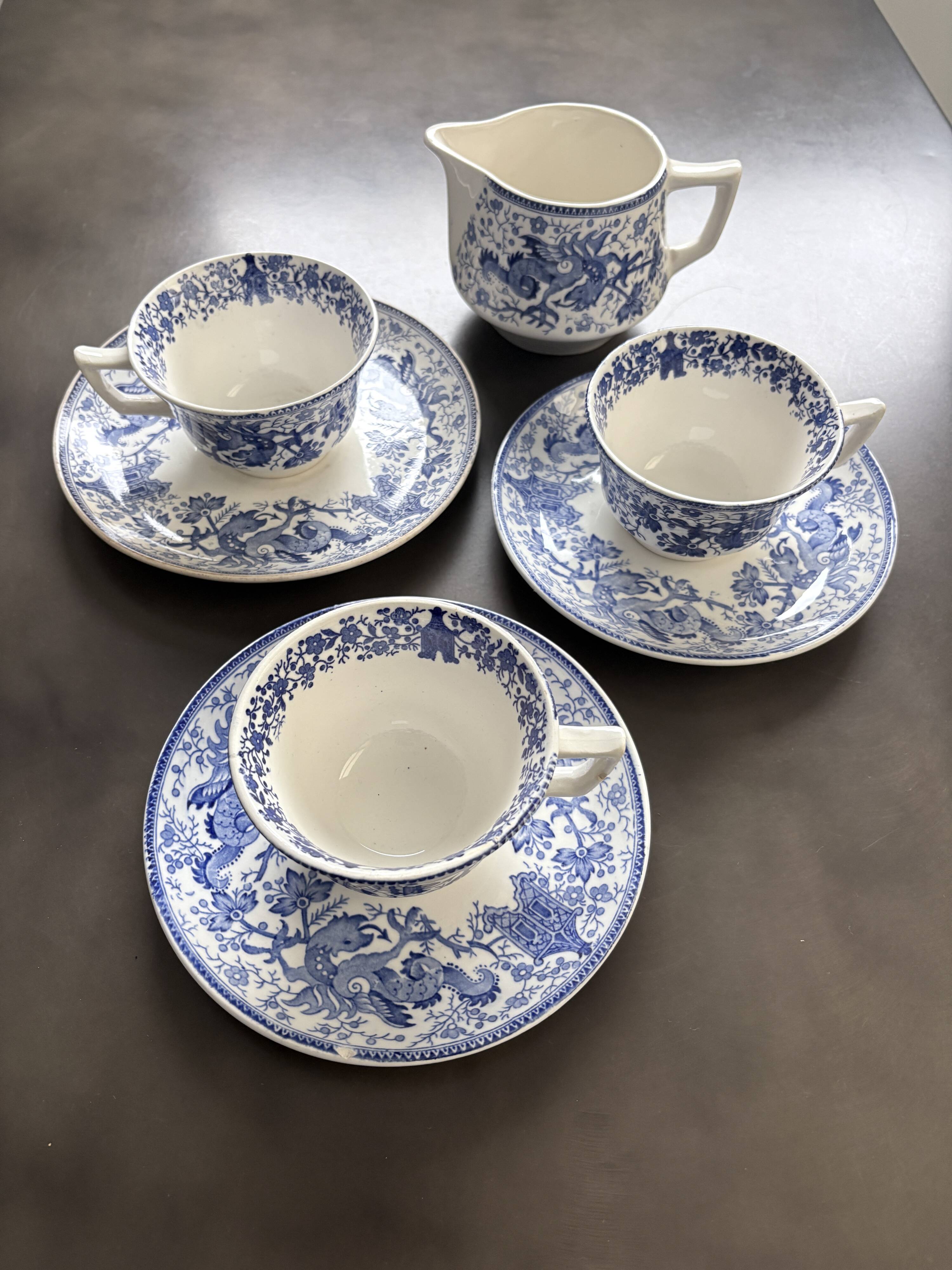 Service Petit-Déjeuner Boch La Louvière – Modèle Dragon Bleu