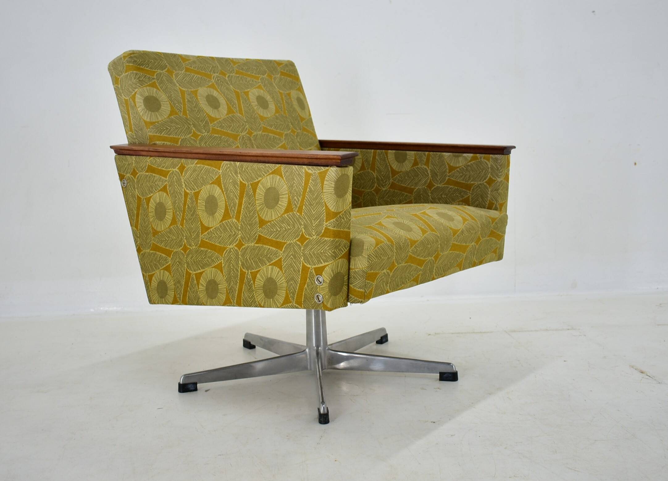 Mid-century armchair, Czechoslovakia, 1970s.