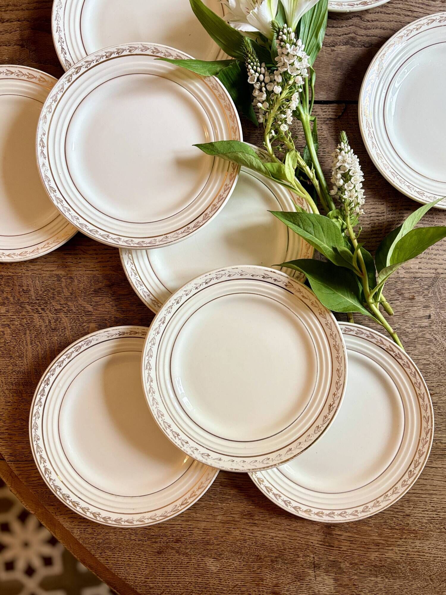 Lot de 12 assiettes à dessert vintage blanches et dorées Céranord