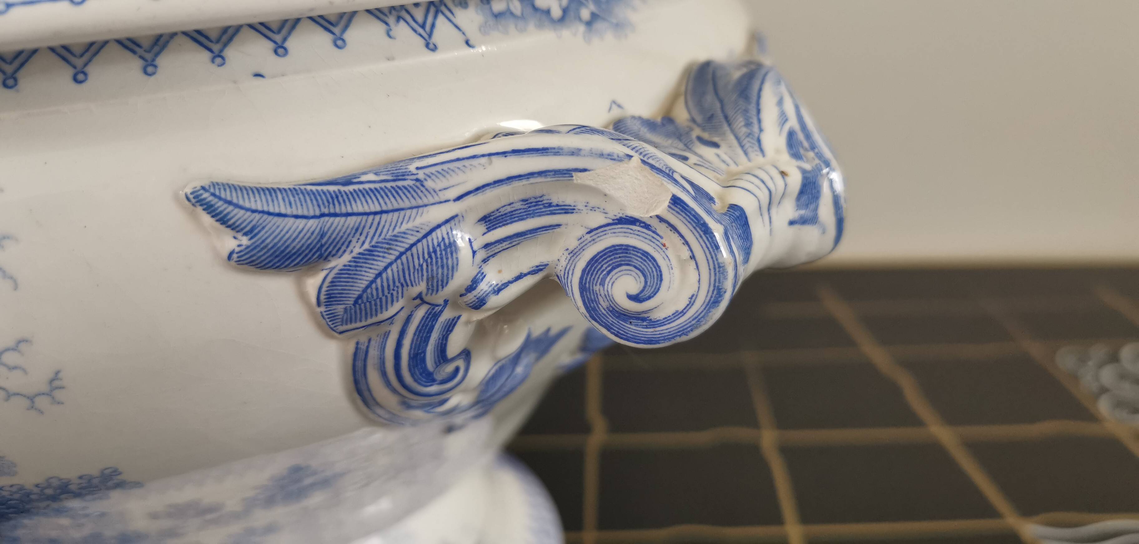 Sarreguemines U & C iron clay soup tureen "Jardinière" model