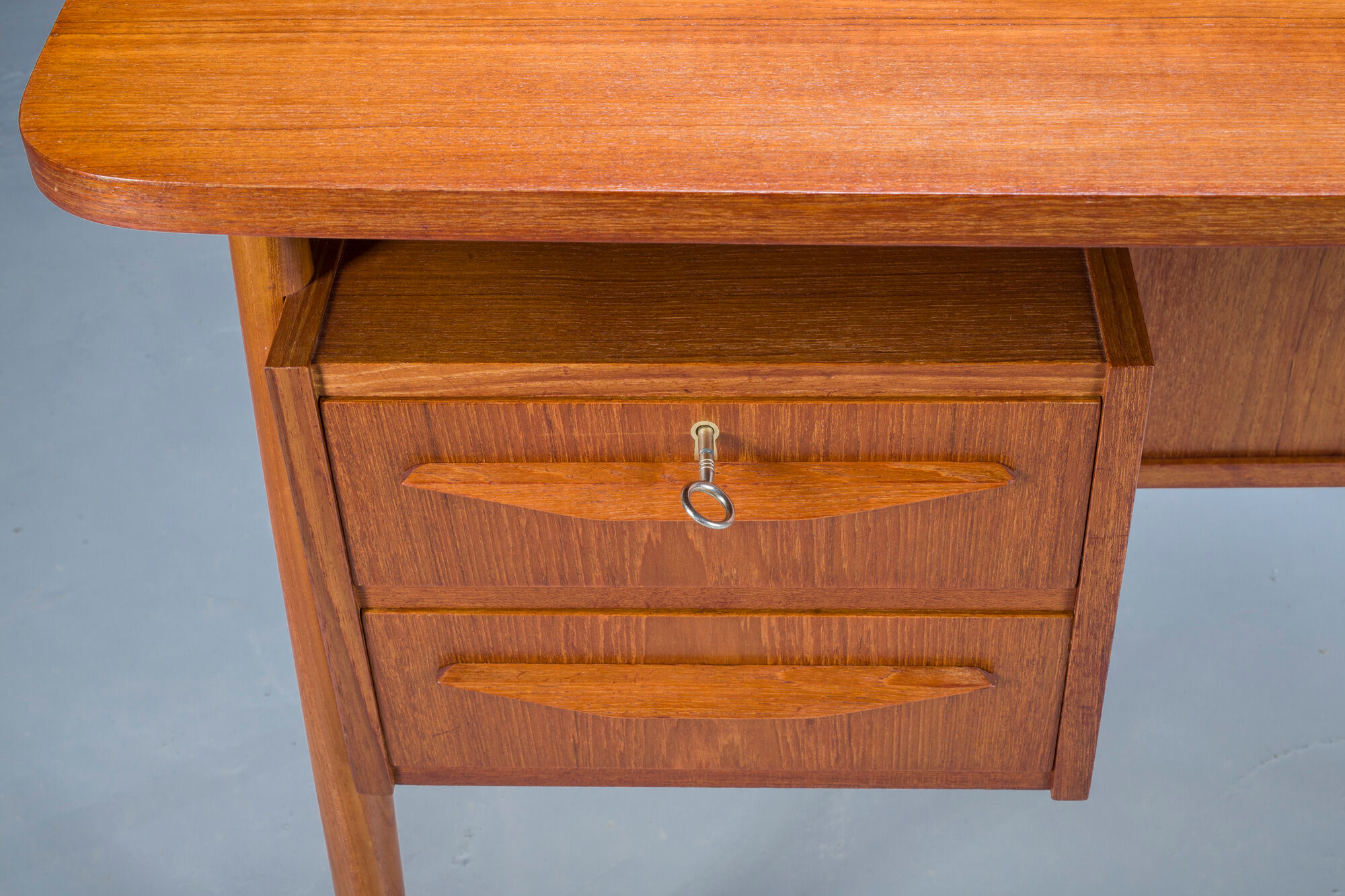 Mid-century teak desk by Gunnar Nielsen for Tibergaard, Denmark 1960s